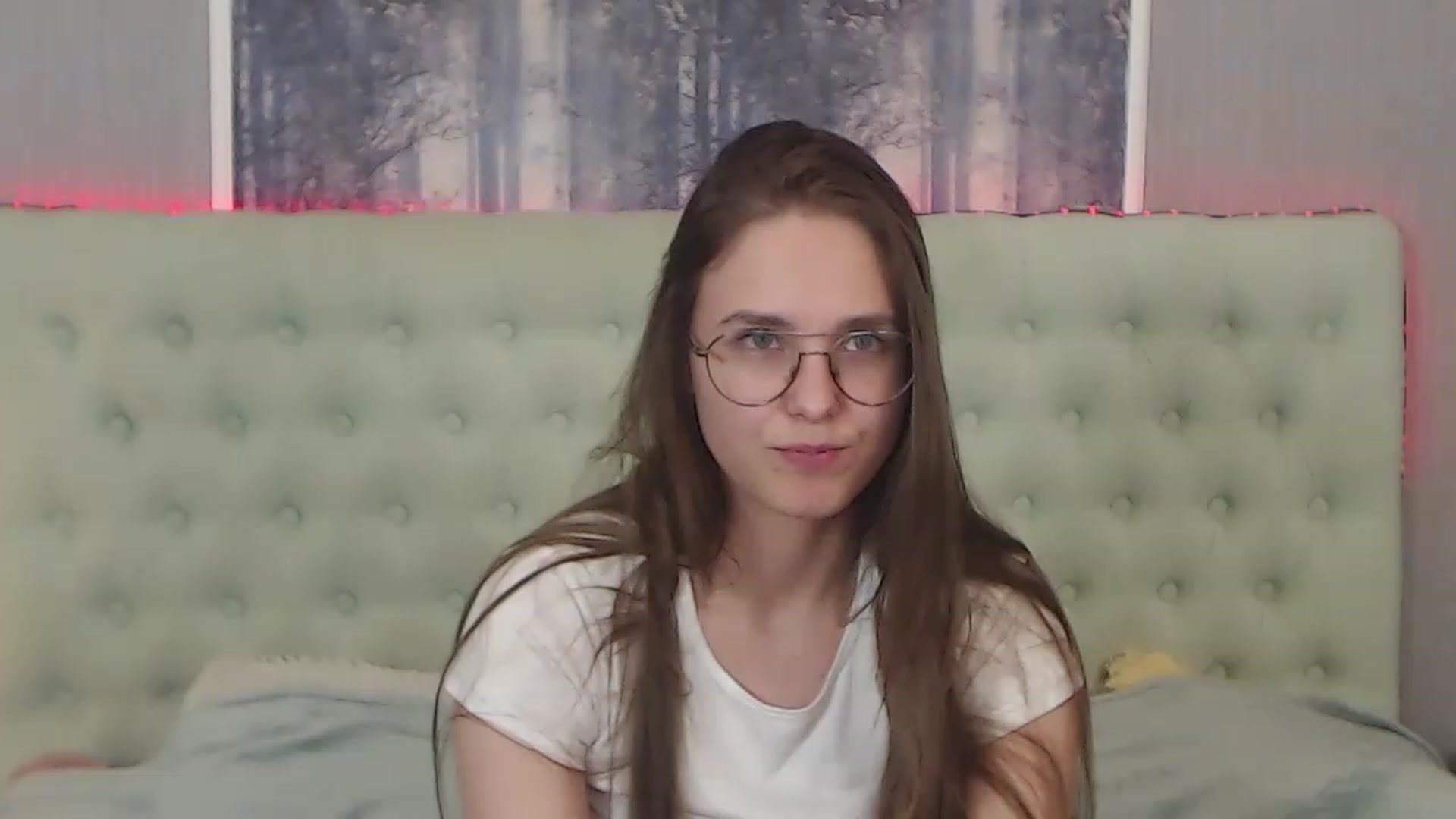 Gallery image thumbnail from JenifferLux's myfreecams stream on, 12/02/2022, 18:13 image 9 of 20