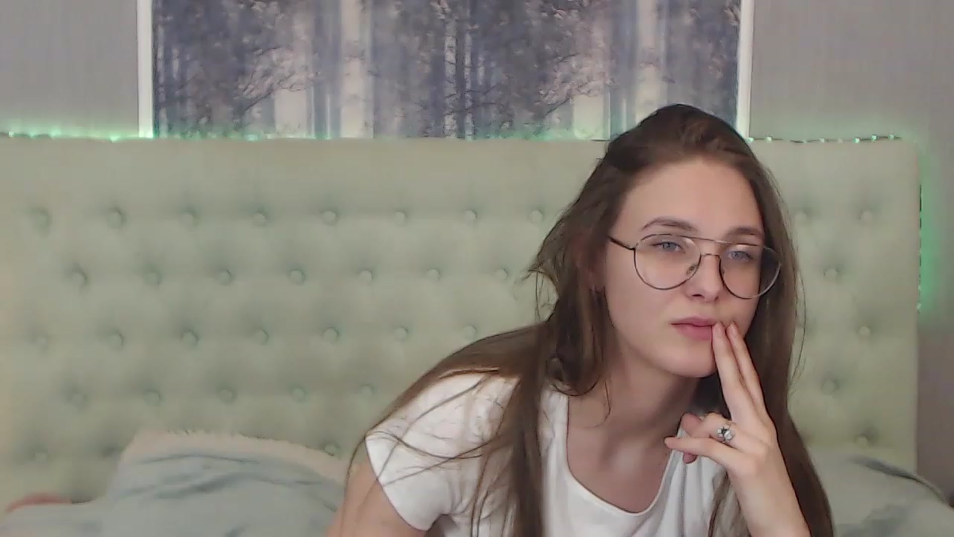 Gallery image thumbnail from JenifferLux's myfreecams stream on, 12/02/2022, 18:13 image 5 of 20