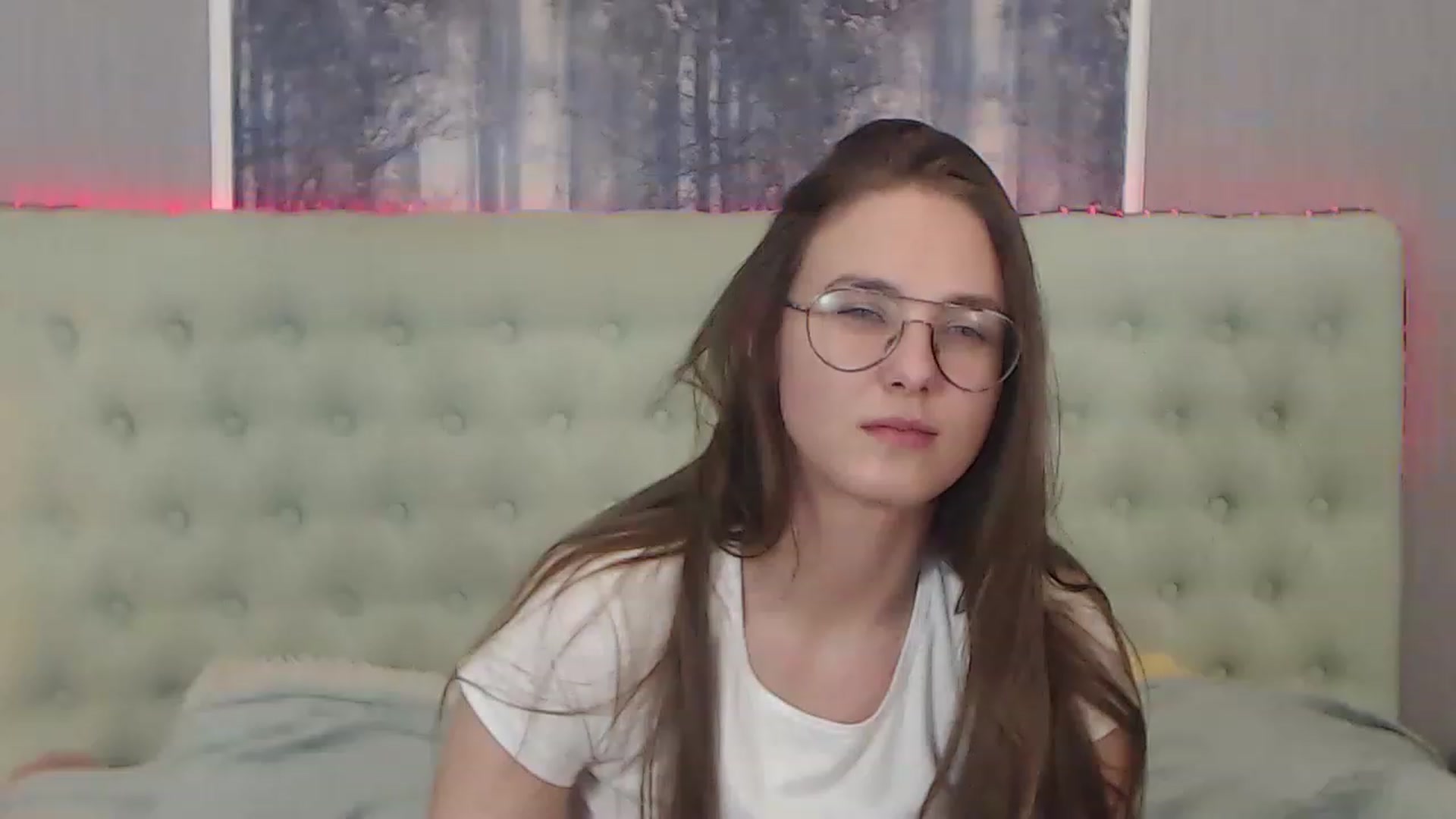 Gallery image thumbnail from JenifferLux's myfreecams stream on, 12/02/2022, 18:13 image 6 of 20