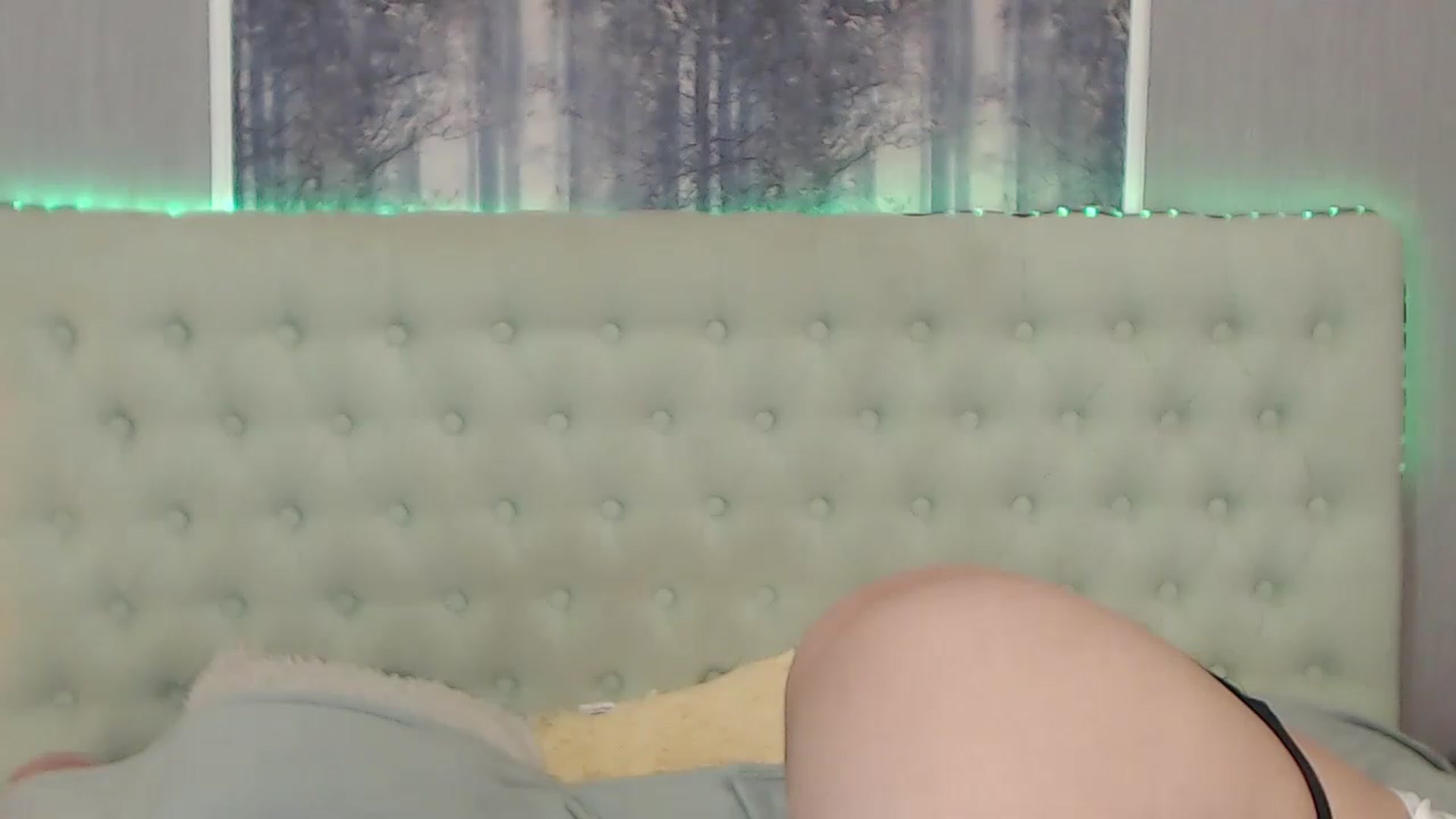 Gallery image thumbnail from JenifferLux's myfreecams stream on, 12/02/2022, 18:13 image 14 of 20