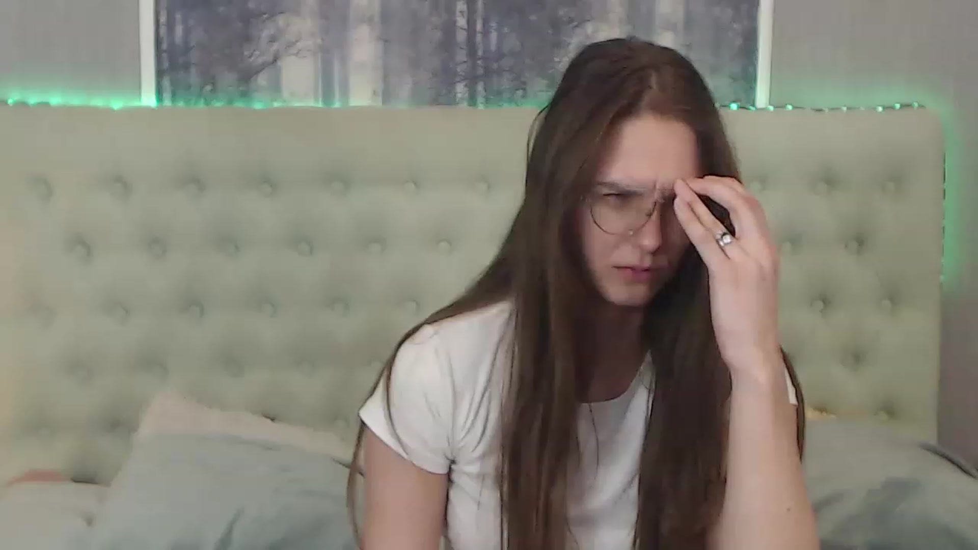 Gallery image thumbnail from JenifferLux's myfreecams stream on, 12/02/2022, 18:52 image 6 of 20