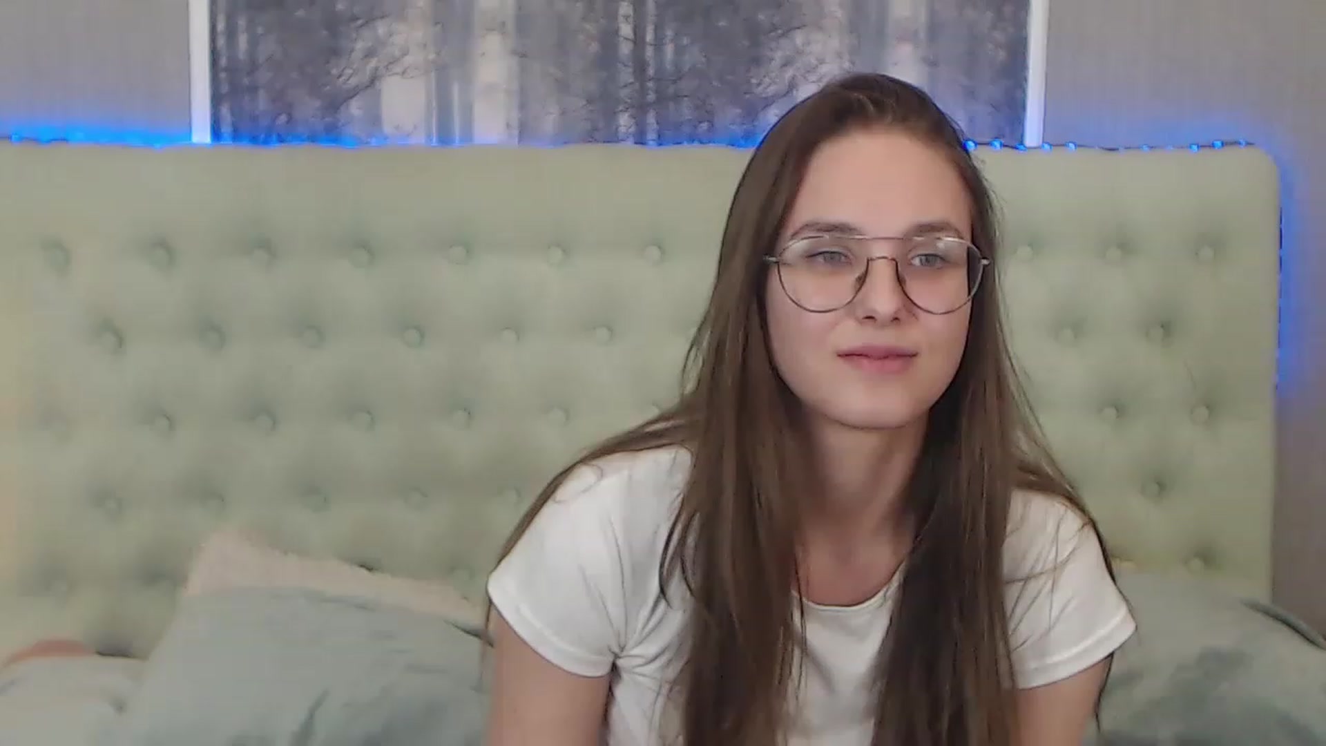 Gallery image thumbnail from JenifferLux's myfreecams stream on, 12/02/2022, 18:52 image 8 of 20
