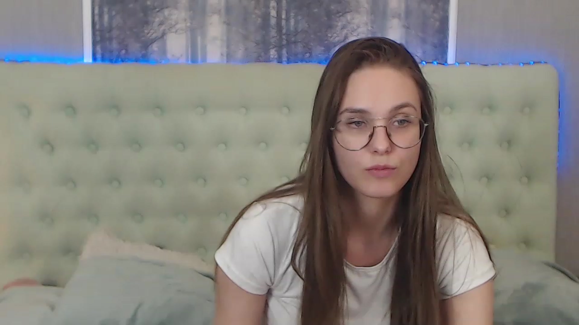 Gallery image thumbnail from JenifferLux's myfreecams stream on, 12/02/2022, 18:52 image 9 of 20