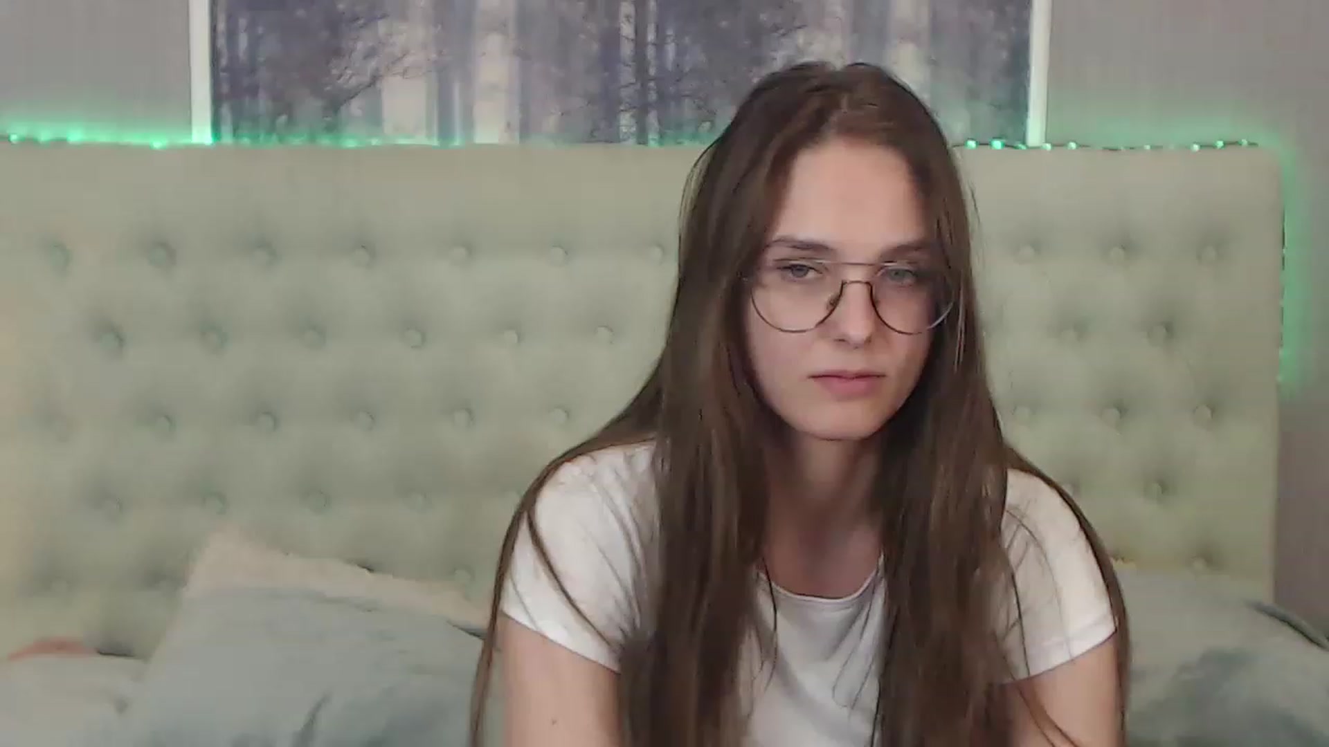 Gallery image thumbnail from JenifferLux's myfreecams stream on, 12/02/2022, 18:52 image 3 of 20