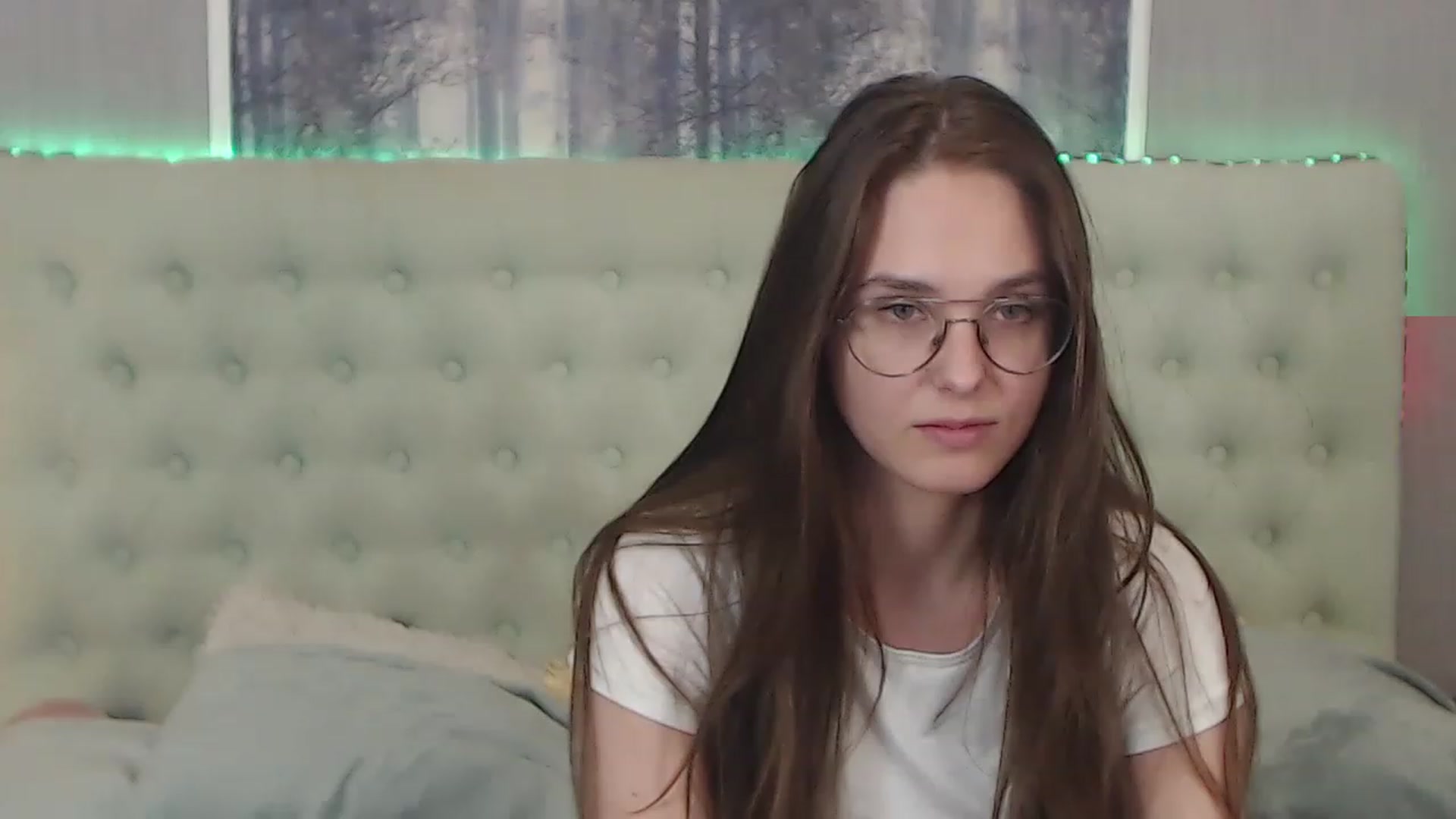 Gallery image thumbnail from JenifferLux's myfreecams stream on, 12/02/2022, 18:52 image 2 of 20