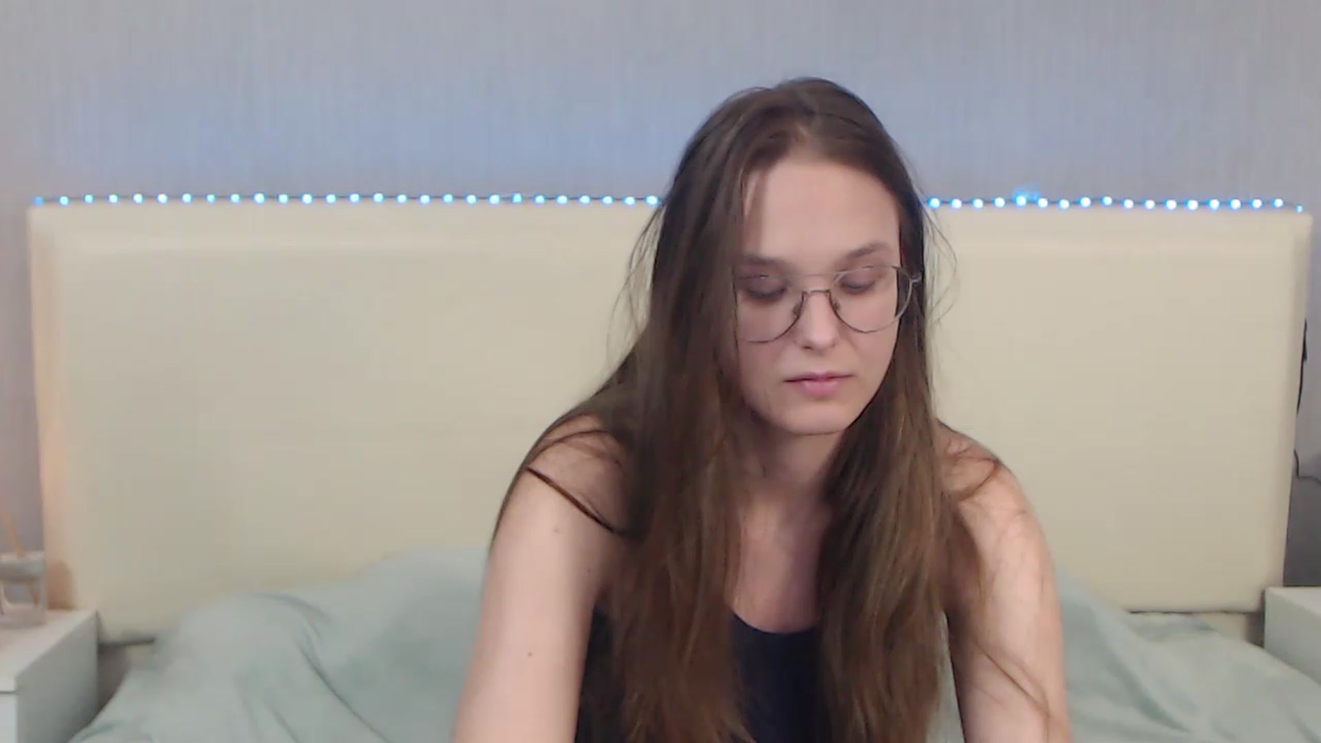 Gallery image thumbnail from JenifferLux's myfreecams stream on, 12/03/2022, 18:37 image 3 of 20