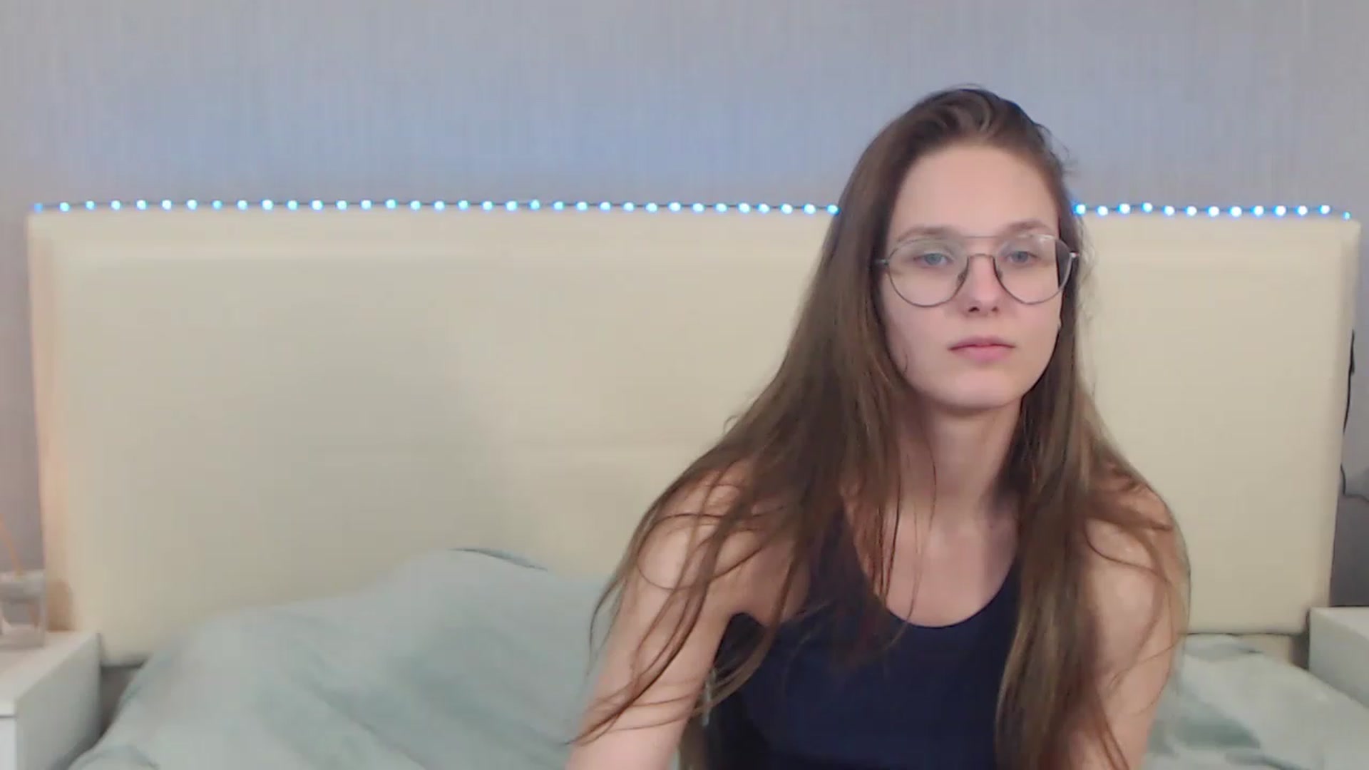 Gallery image thumbnail from JenifferLux's myfreecams stream on, 12/03/2022, 19:17 image 18 of 20