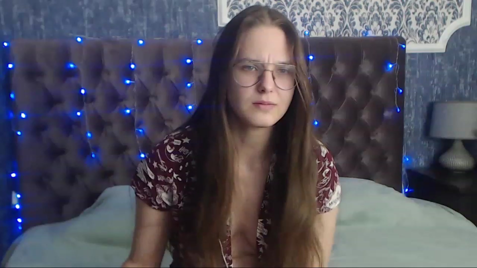 Gallery image thumbnail from JenifferLux's myfreecams stream on, 12/04/2022, 10:10 image 3 of 20