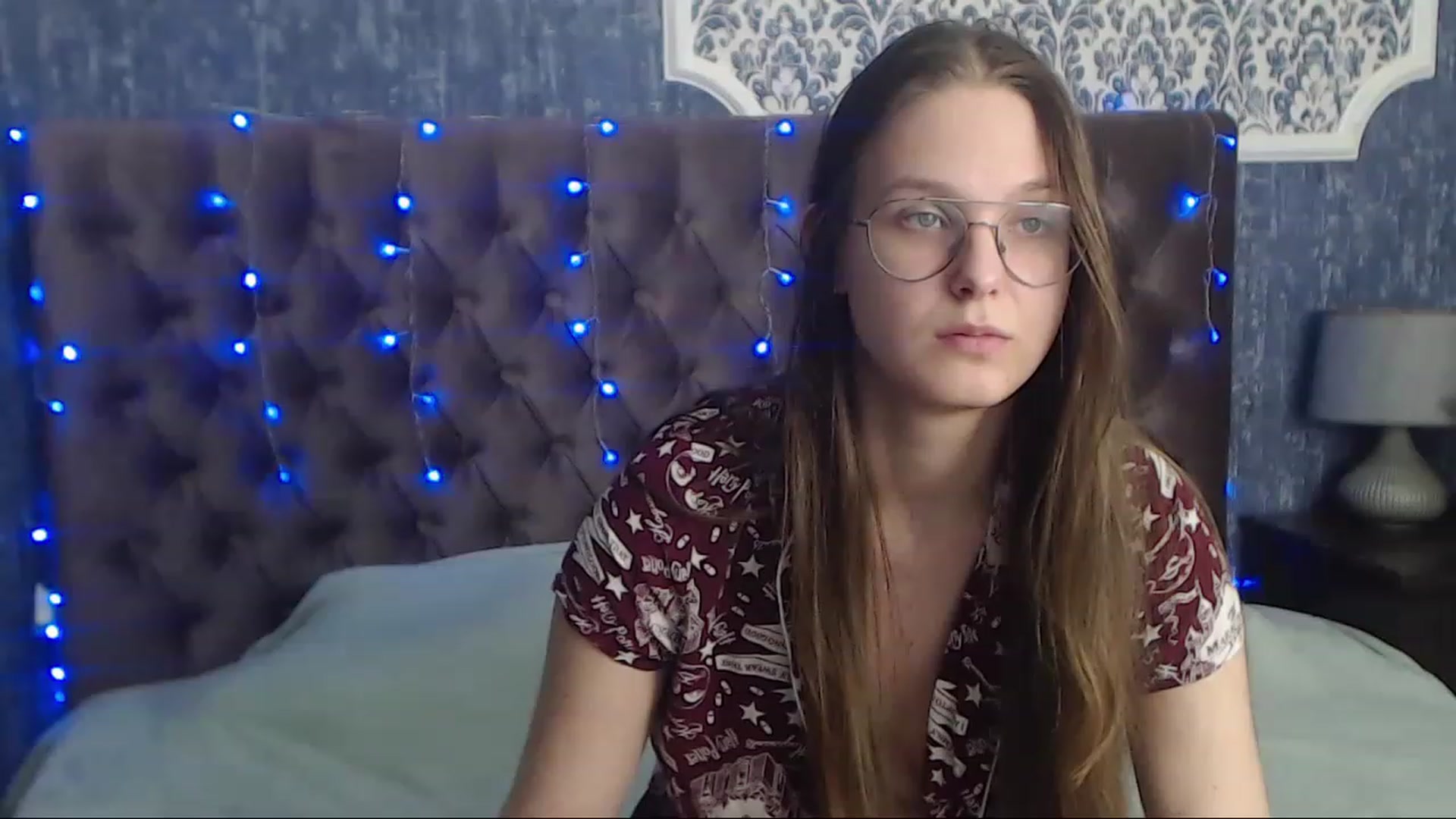 Gallery image thumbnail from JenifferLux's myfreecams stream on, 12/04/2022, 10:10 image 6 of 20