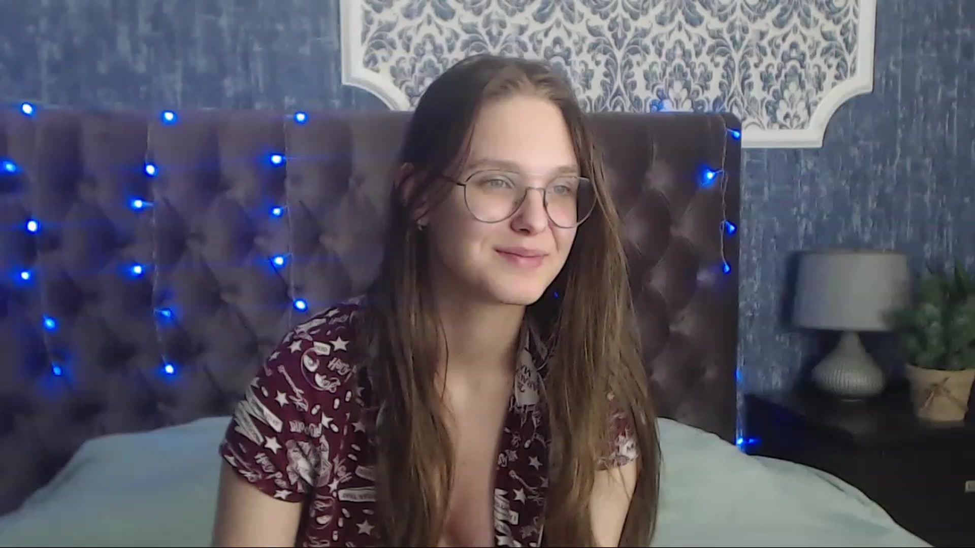 Gallery image thumbnail from JenifferLux's myfreecams stream on, 12/04/2022, 10:10 image 17 of 20