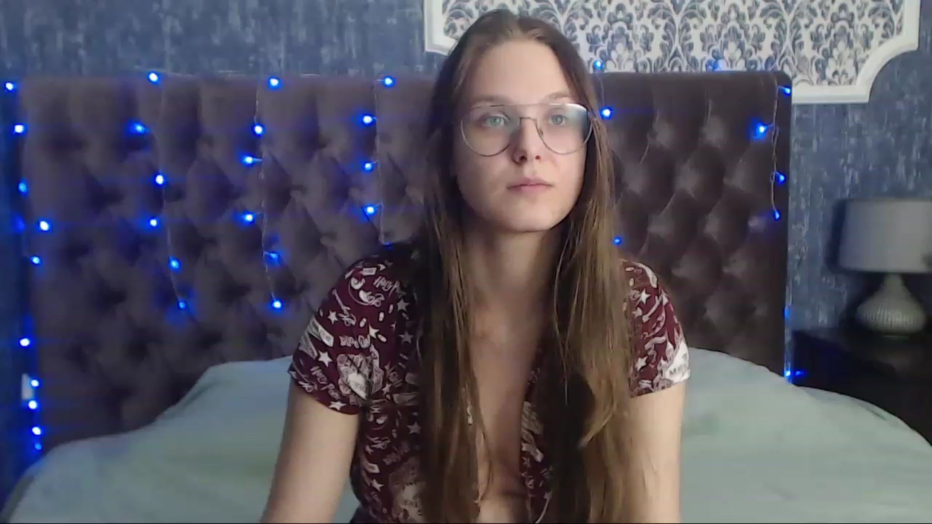 Gallery image thumbnail from JenifferLux's myfreecams stream on, 12/04/2022, 10:10 image 10 of 20