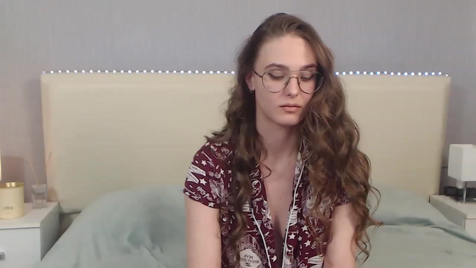 Gallery image thumbnail from JenifferLux's myfreecams stream on, 12/08/2022, 14:58 image 1 of 20