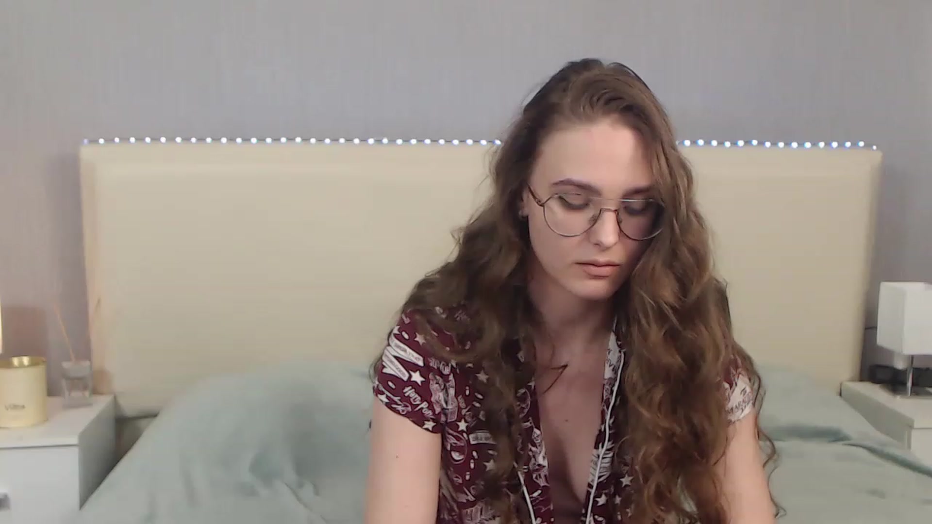 Gallery image thumbnail from JenifferLux's myfreecams stream on, 12/08/2022, 14:58 image 4 of 20