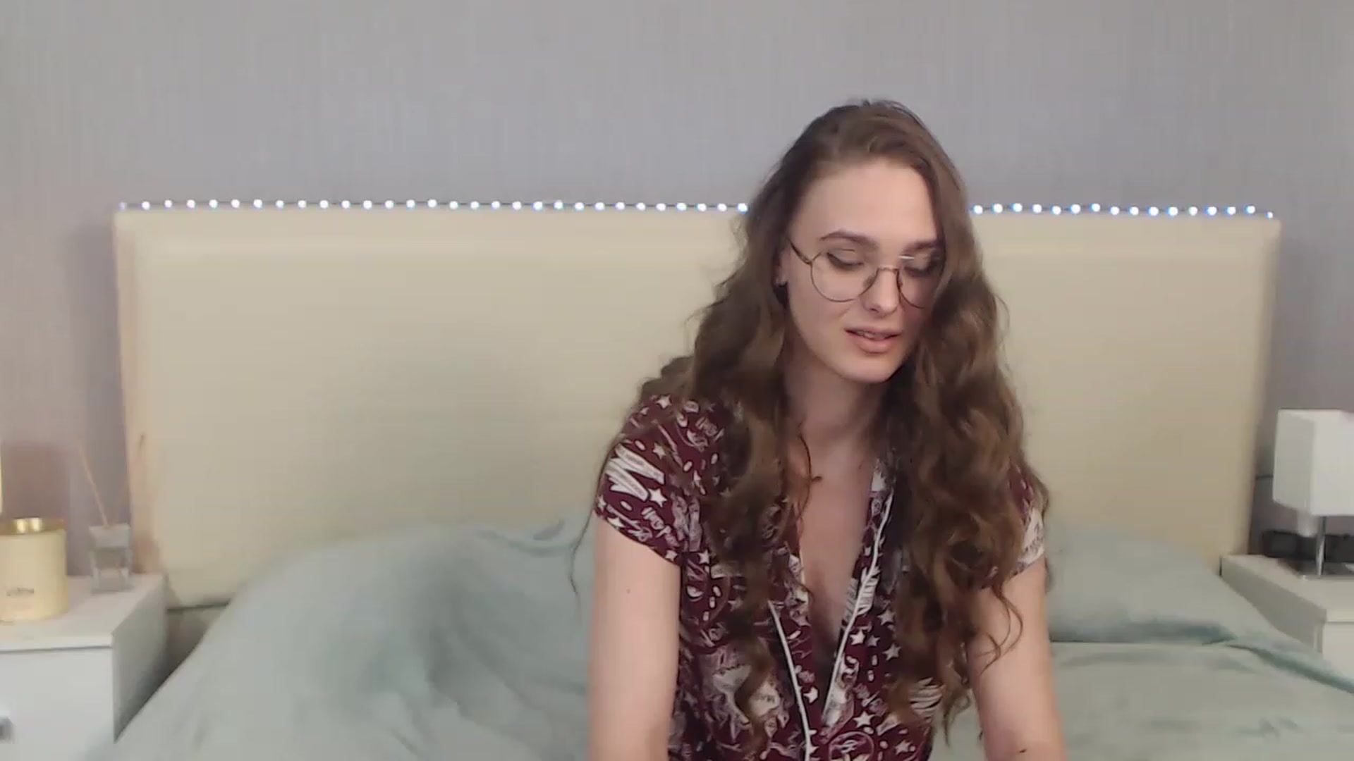 Gallery image thumbnail from JenifferLux's myfreecams stream on, 12/08/2022, 14:58 image 12 of 20