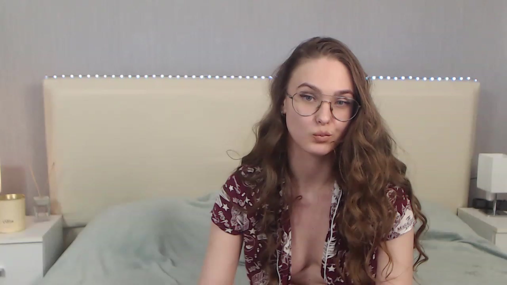 Gallery image thumbnail from JenifferLux's myfreecams stream on, 12/08/2022, 14:58 image 5 of 20