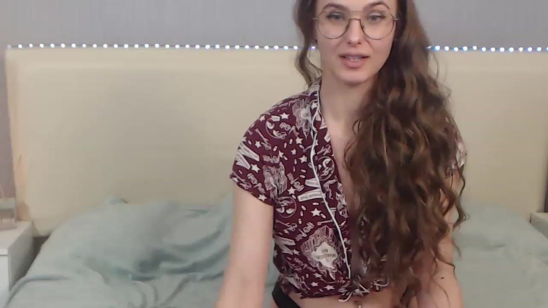 Gallery image thumbnail from JenifferLux's myfreecams stream on, 12/08/2022, 14:58 image 20 of 20