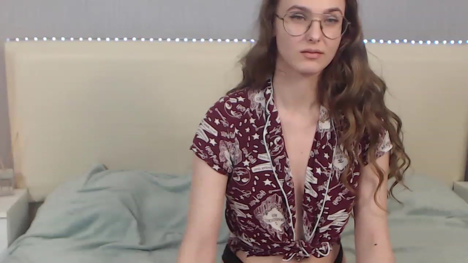Gallery image thumbnail from JenifferLux's myfreecams stream on, 12/08/2022, 14:58 image 18 of 20