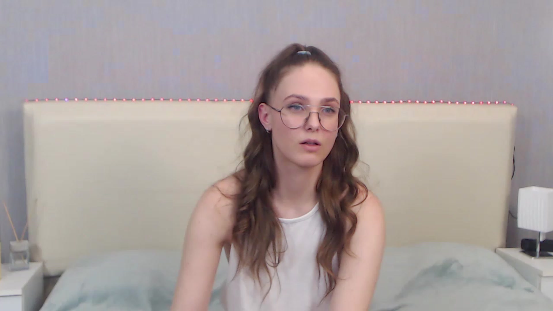 Gallery image thumbnail from JenifferLux's myfreecams stream on, 12/09/2022, 17:02 image 2 of 20