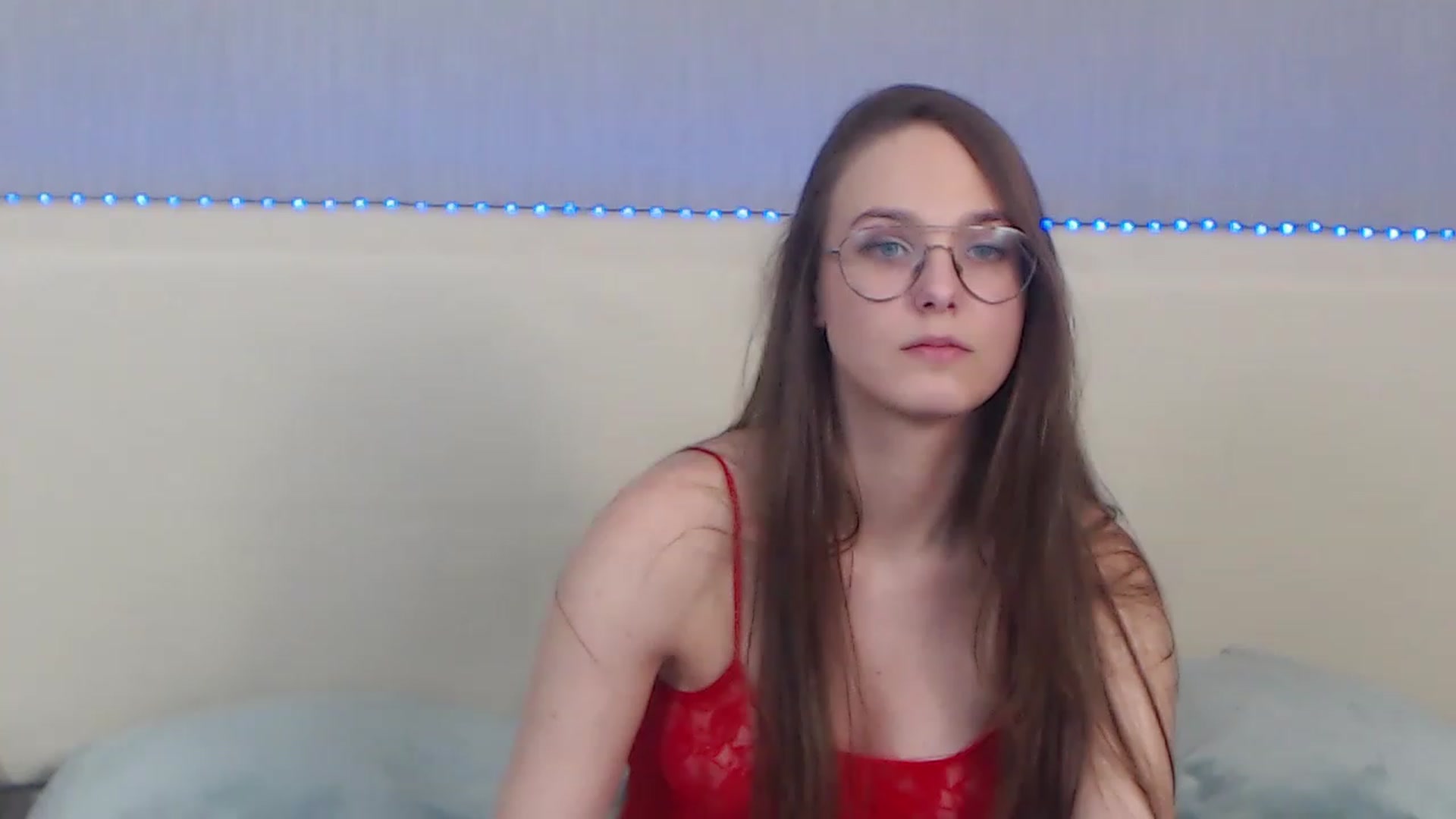 Gallery image thumbnail from JenifferLux's myfreecams stream on, 12/10/2022, 18:54 image 3 of 20