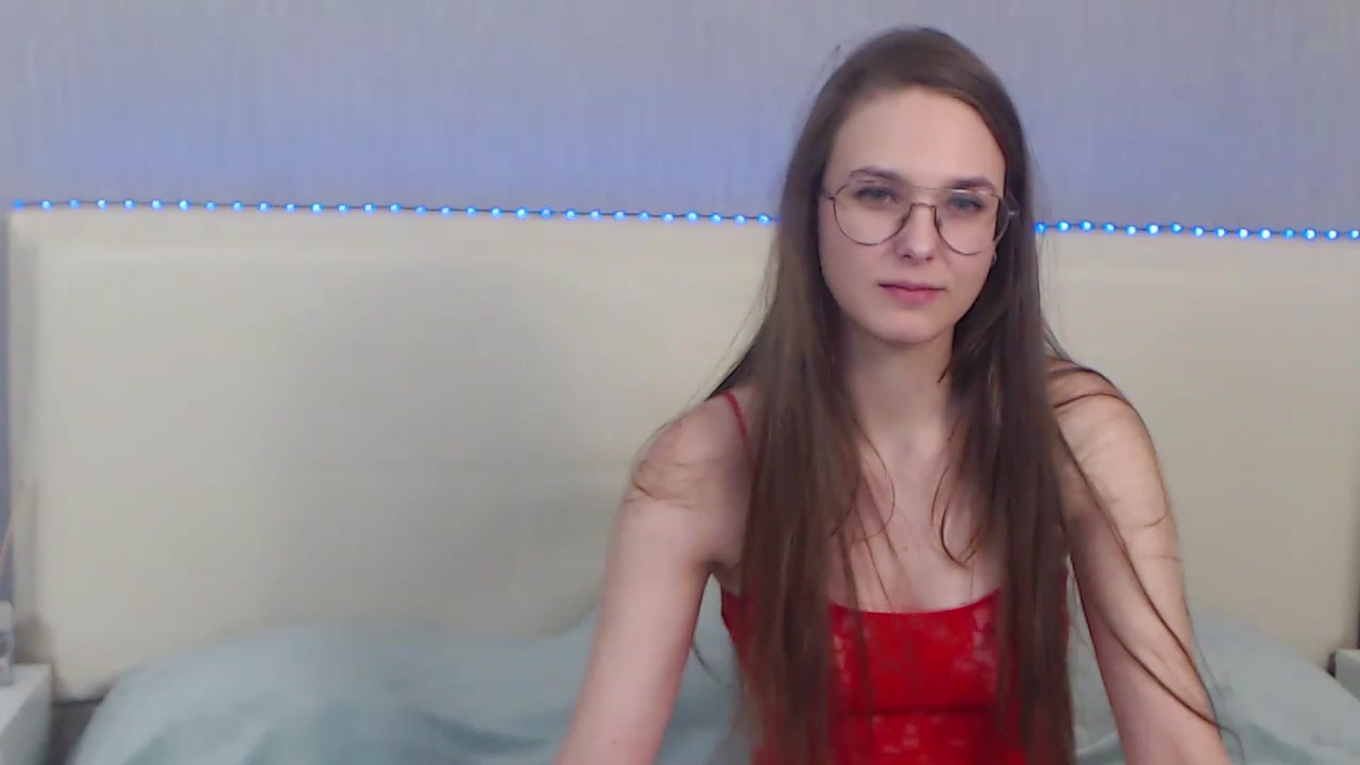 Gallery image thumbnail from JenifferLux's myfreecams stream on, 12/10/2022, 18:54 image 11 of 20