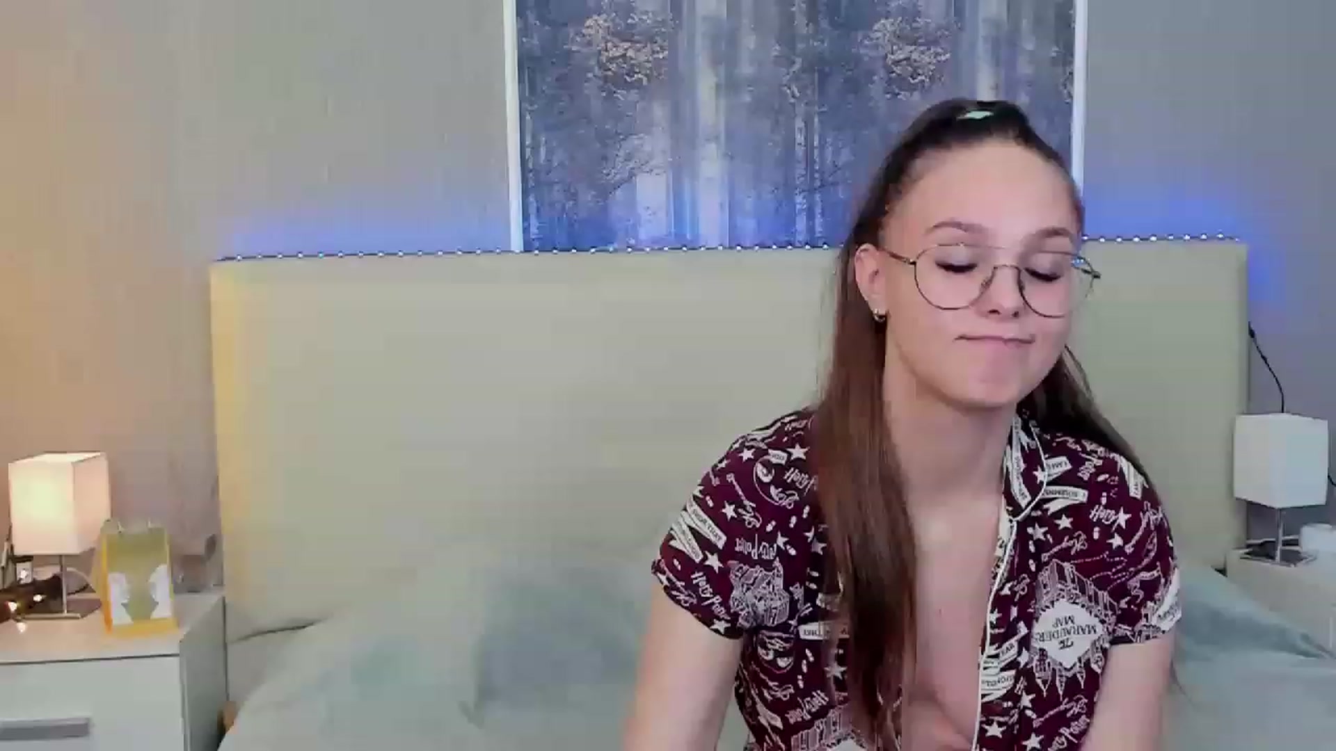 Gallery image thumbnail from JenifferLux's myfreecams stream on, 12/28/2022, 18:14 image 8 of 20