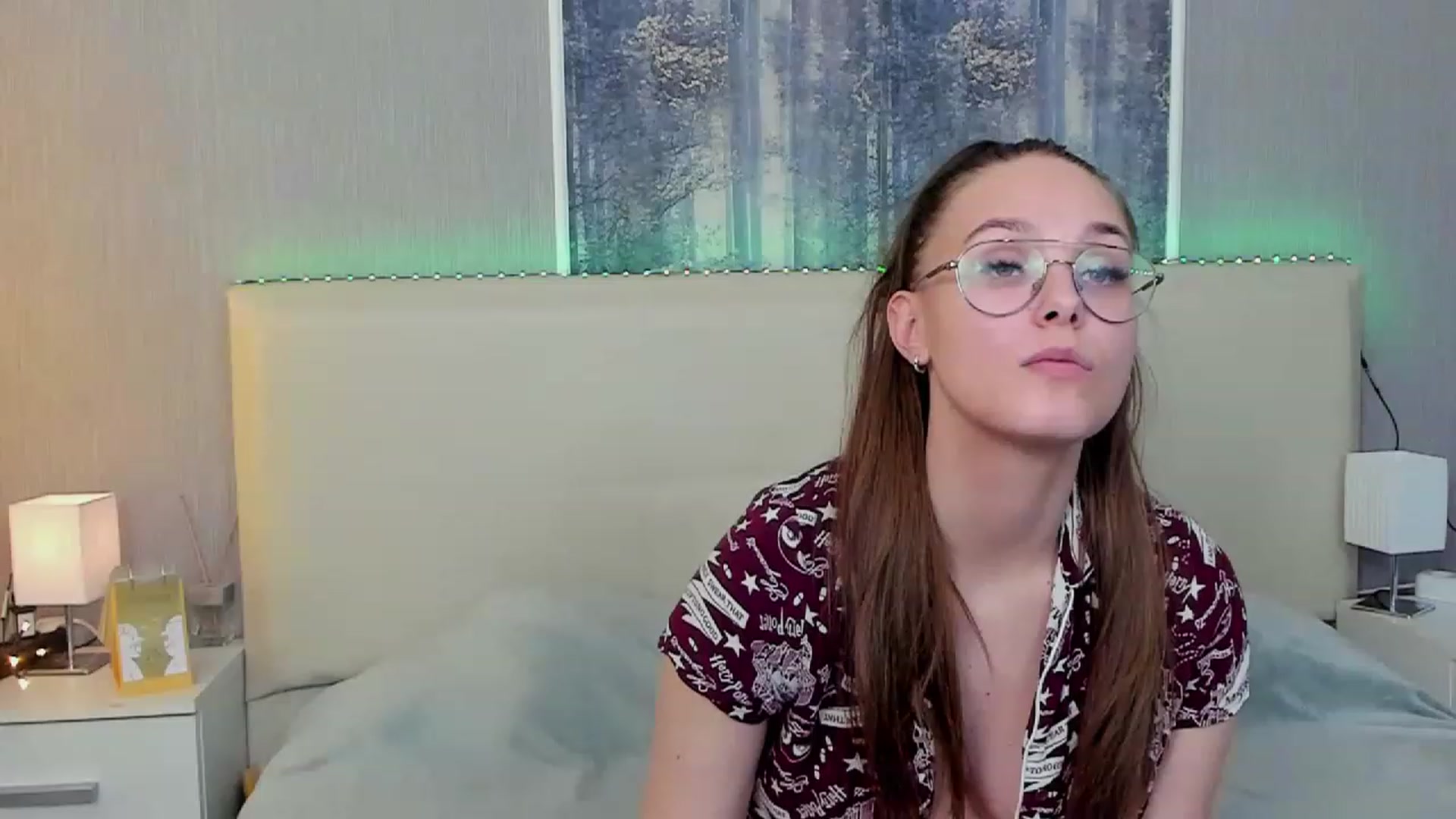 Gallery image thumbnail from JenifferLux's myfreecams stream on, 12/28/2022, 18:14 image 18 of 20