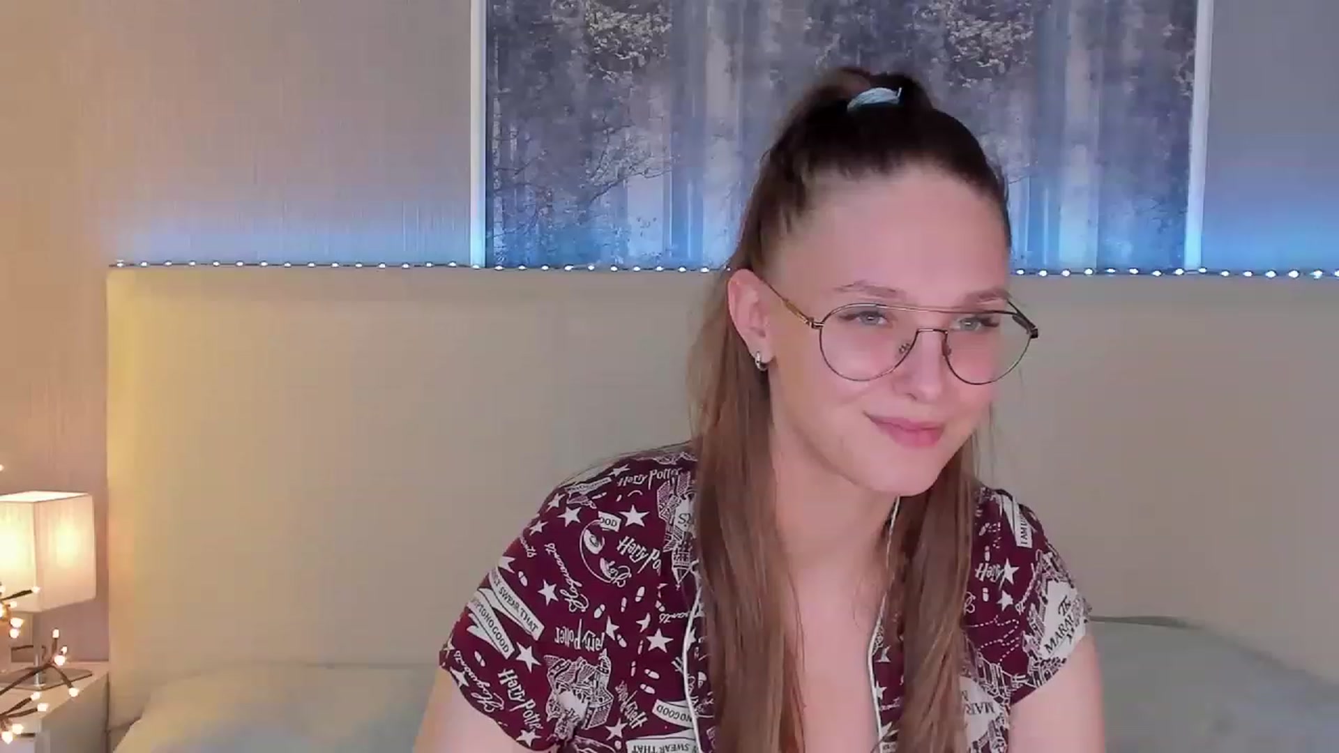Gallery image thumbnail from JenifferLux's myfreecams stream on, 01/21/2023, 17:34 image 14 of 20