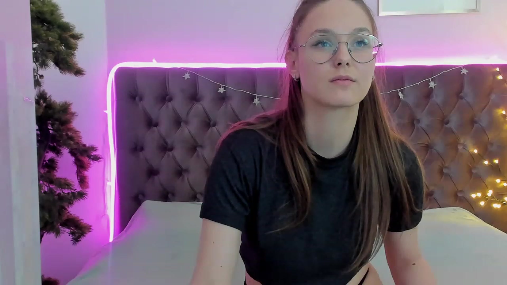 Gallery image thumbnail from JenifferLux's myfreecams stream on, 01/29/2023, 11:37 image 11 of 20