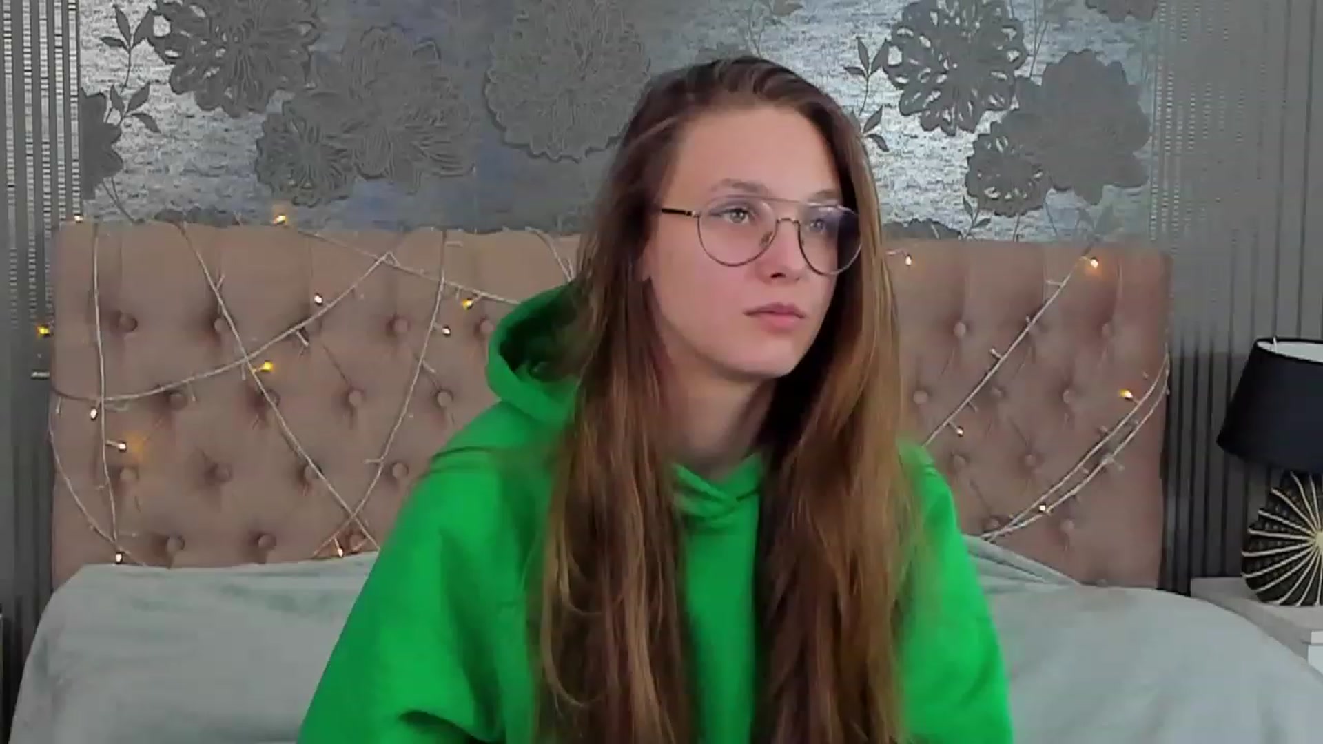 Gallery image thumbnail from JenifferLux's myfreecams stream on, 02/05/2023, 10:20 image 2 of 20