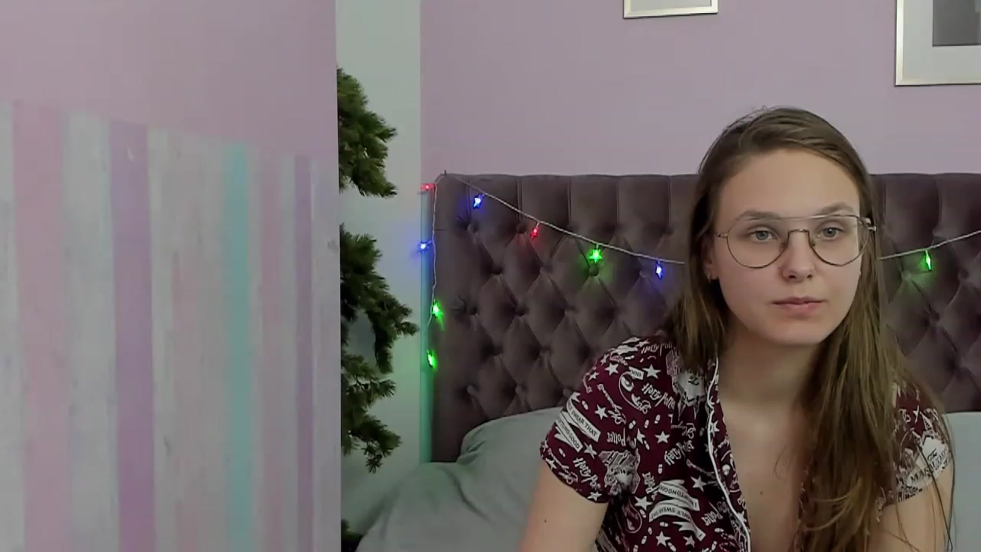 Gallery image thumbnail from JenifferLux's myfreecams stream on, 03/03/2023, 18:49 image 2 of 20