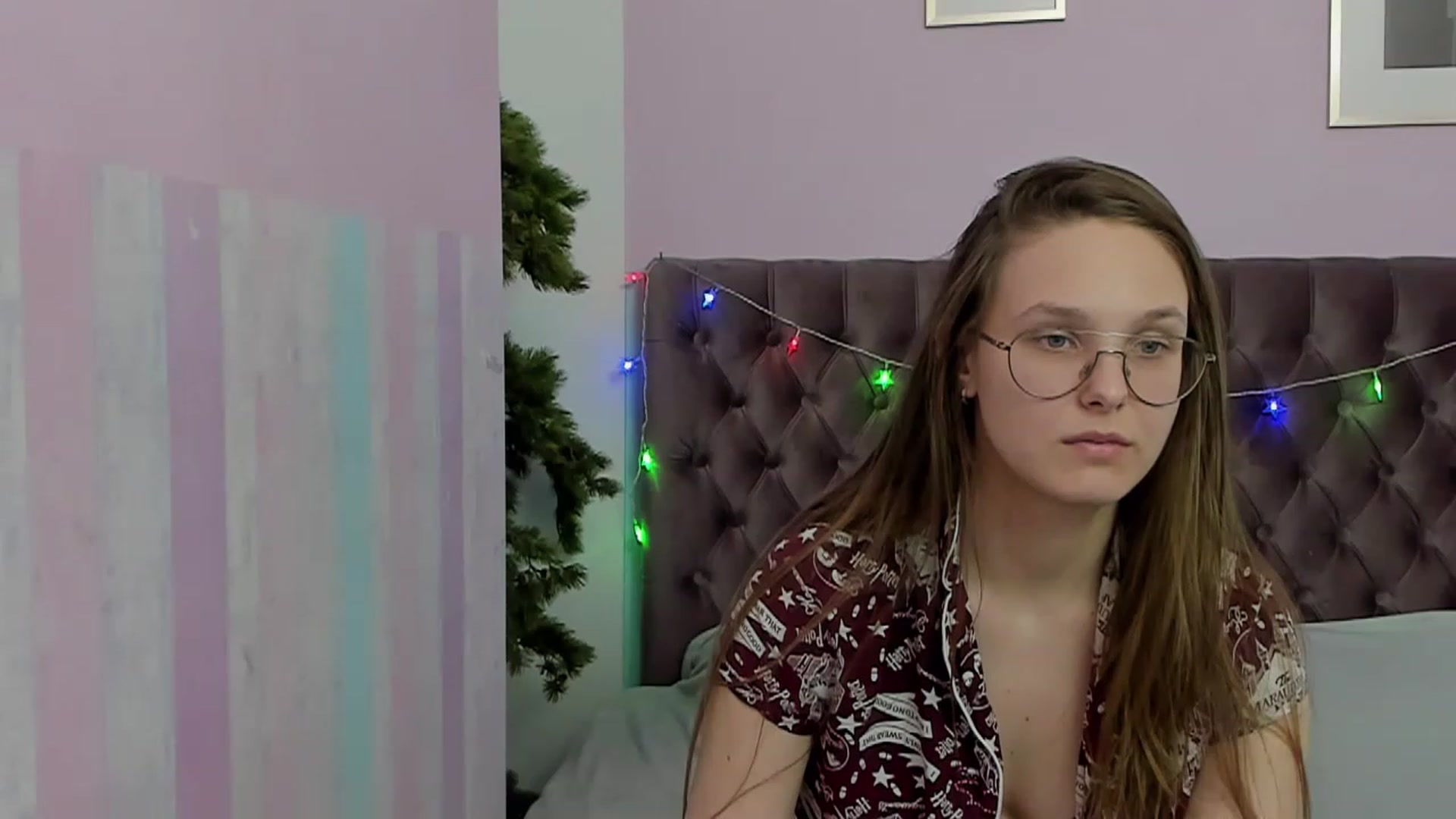 Gallery image thumbnail from JenifferLux's myfreecams stream on, 03/03/2023, 18:49 image 17 of 20