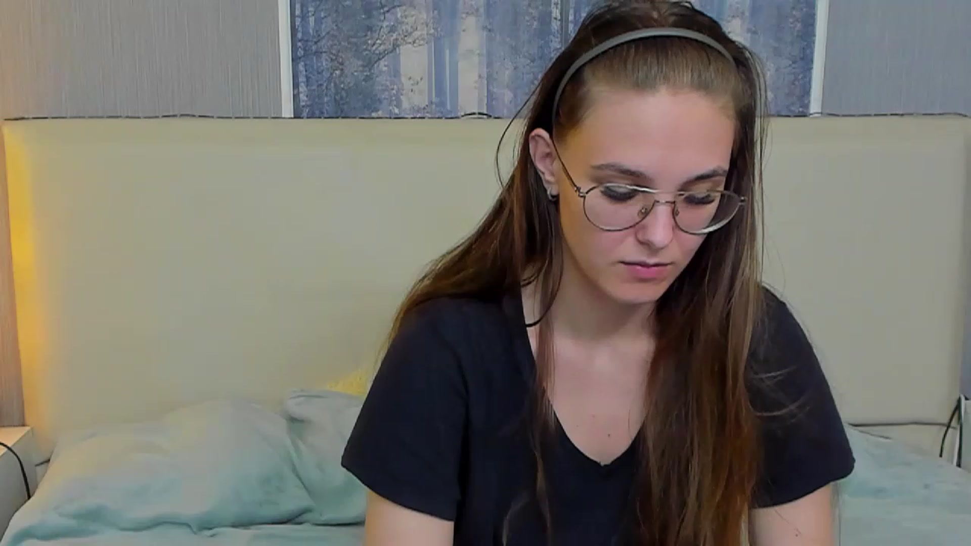 Gallery image thumbnail from JenifferLux's myfreecams stream on, 03/18/2023, 19:15 image 19 of 20