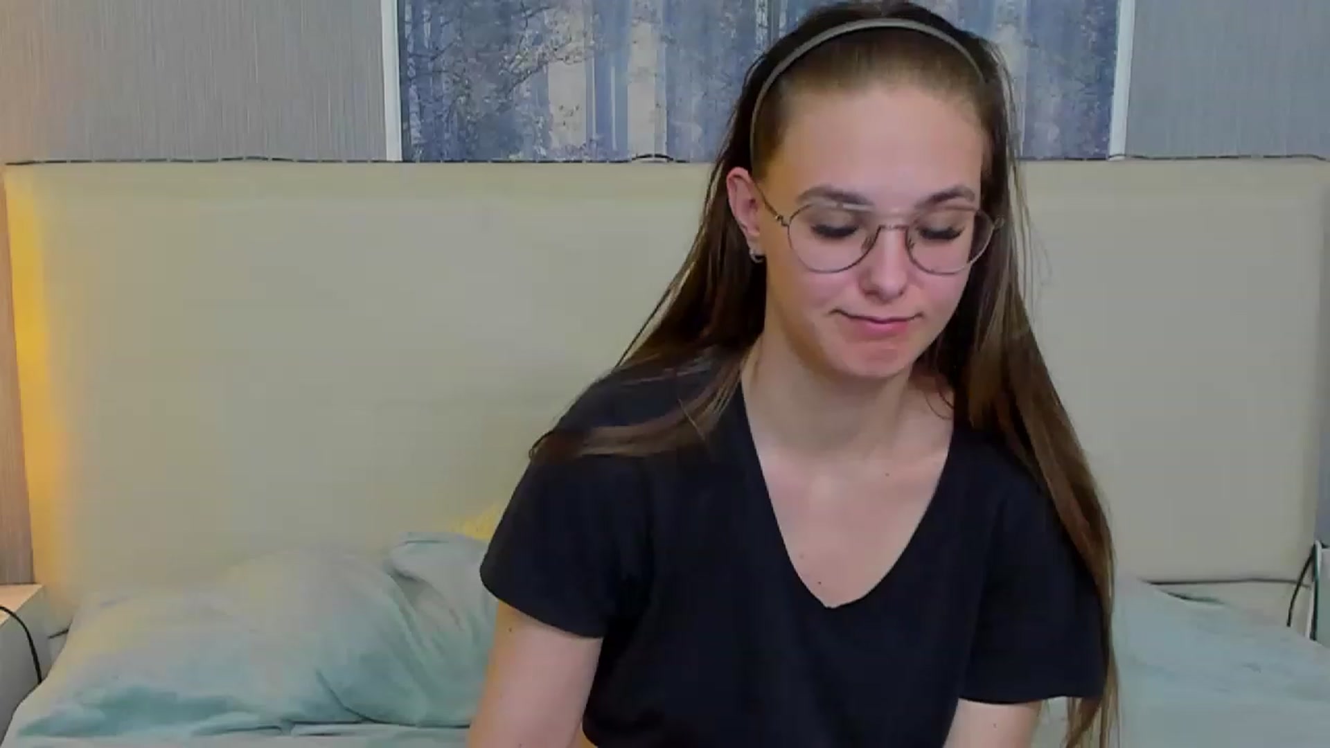 Gallery image thumbnail from JenifferLux's myfreecams stream on, 03/18/2023, 19:15 image 15 of 20