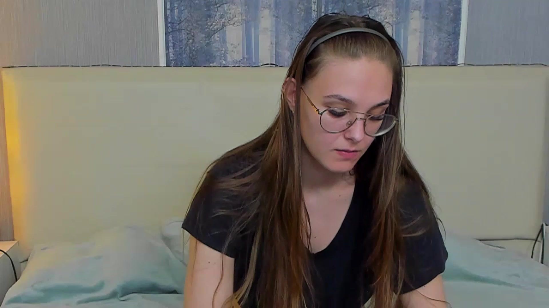Gallery image thumbnail from JenifferLux's myfreecams stream on, 03/18/2023, 19:15 image 12 of 20