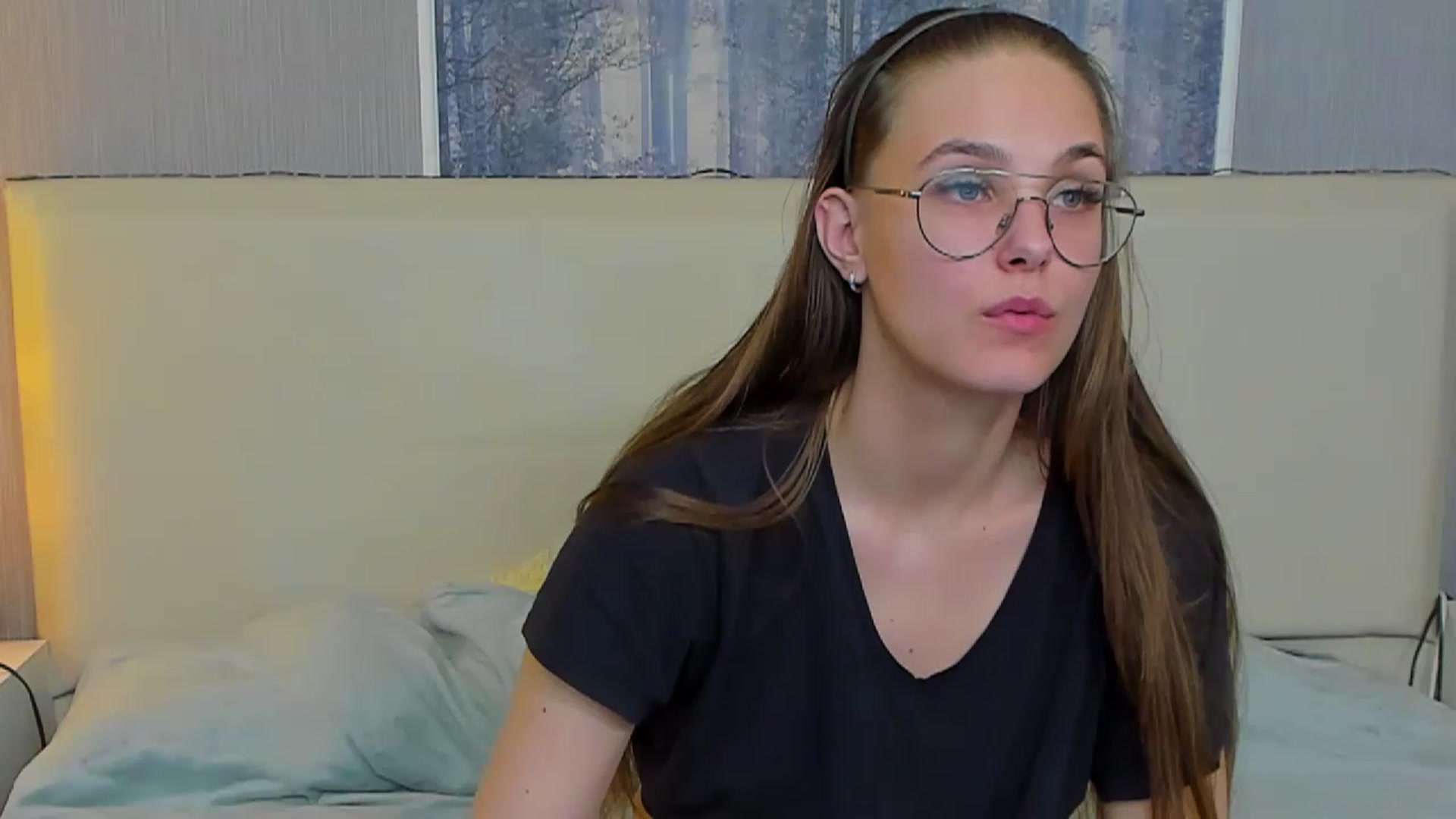 Gallery image thumbnail from JenifferLux's myfreecams stream on, 03/18/2023, 19:15 image 16 of 20