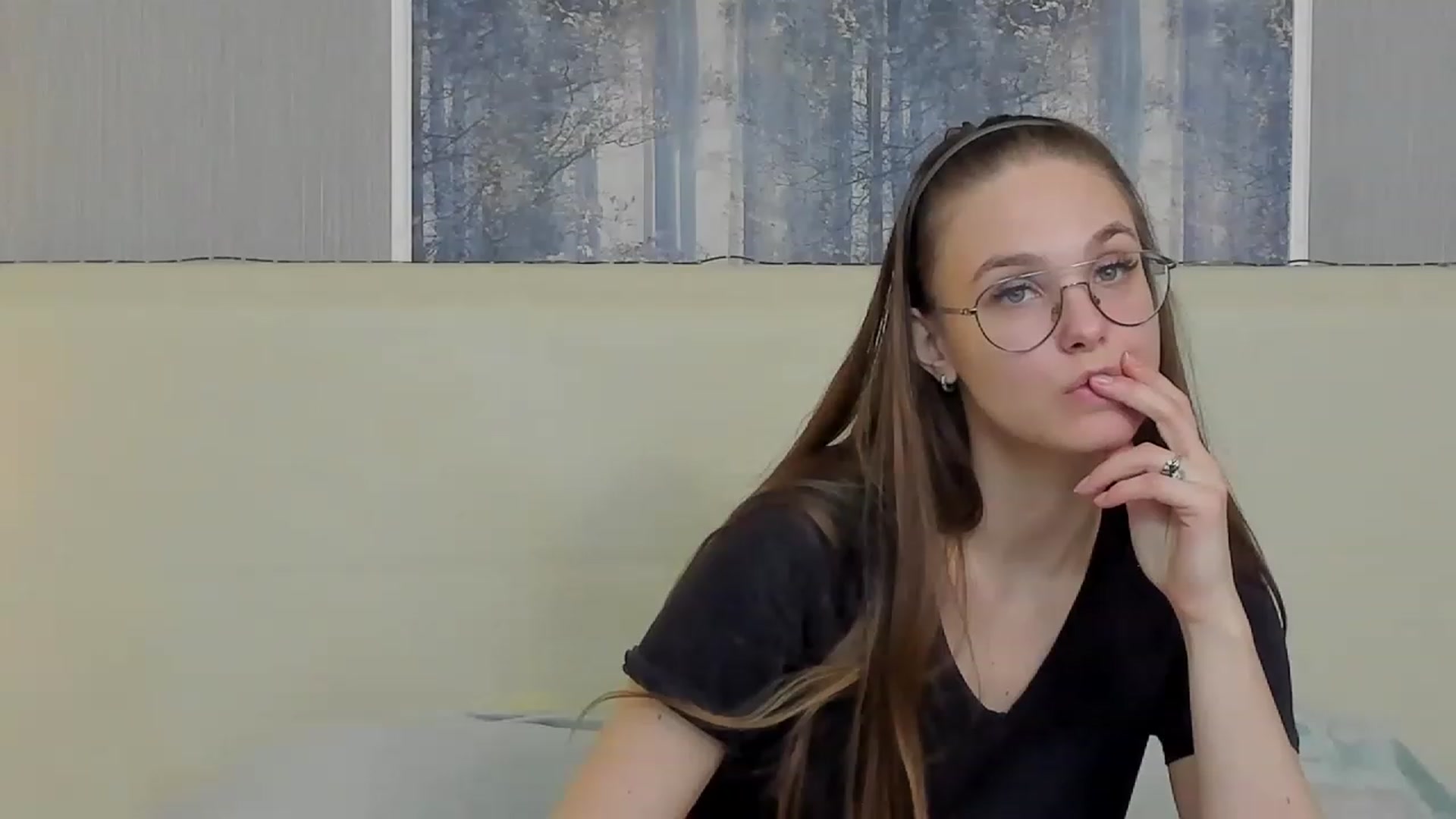 Gallery image thumbnail from JenifferLux's myfreecams stream on, 03/22/2023, 10:24 image 7 of 20