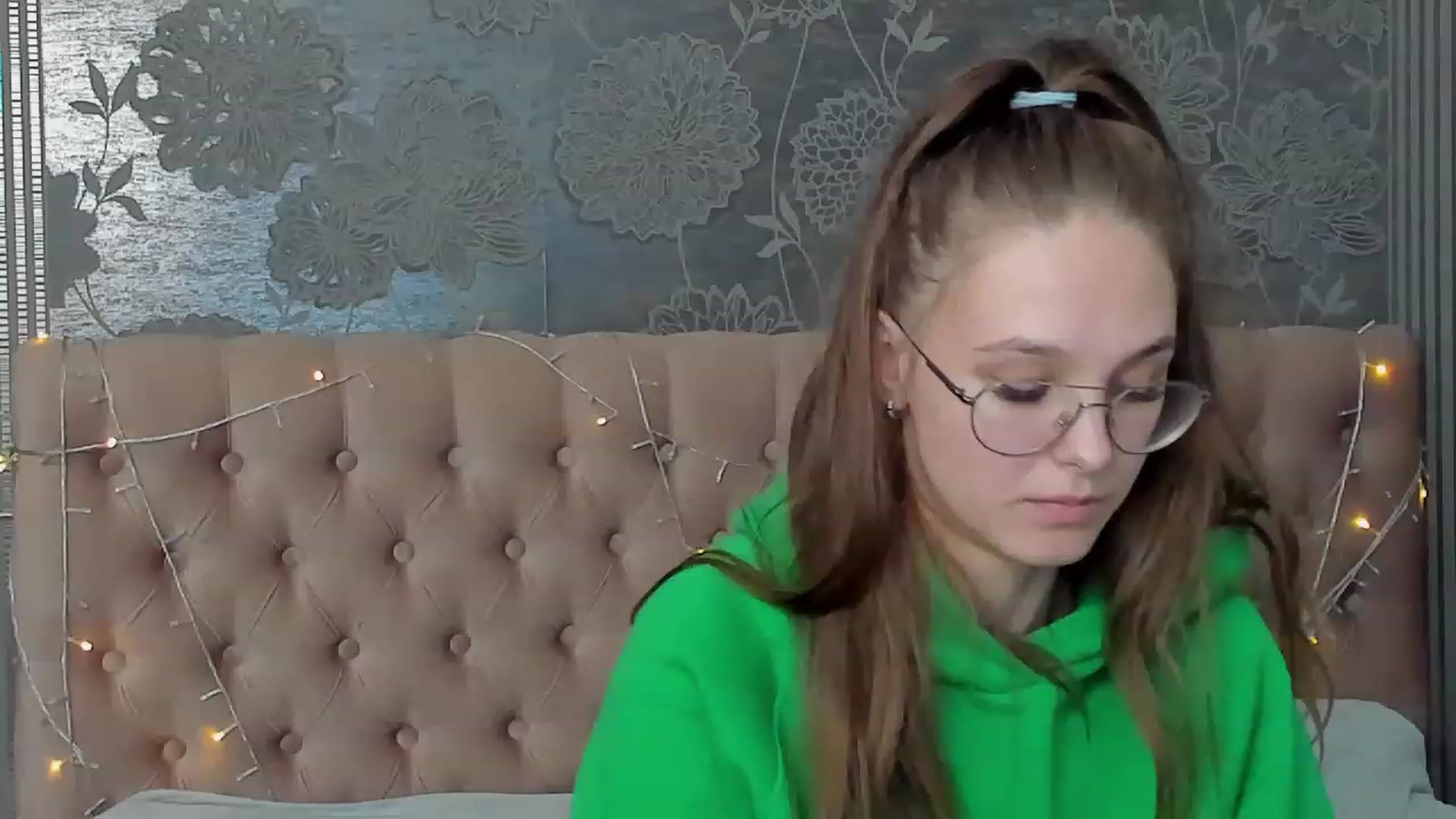 Gallery image thumbnail from JenifferLux's myfreecams stream on, 03/31/2023, 17:28 image 16 of 20
