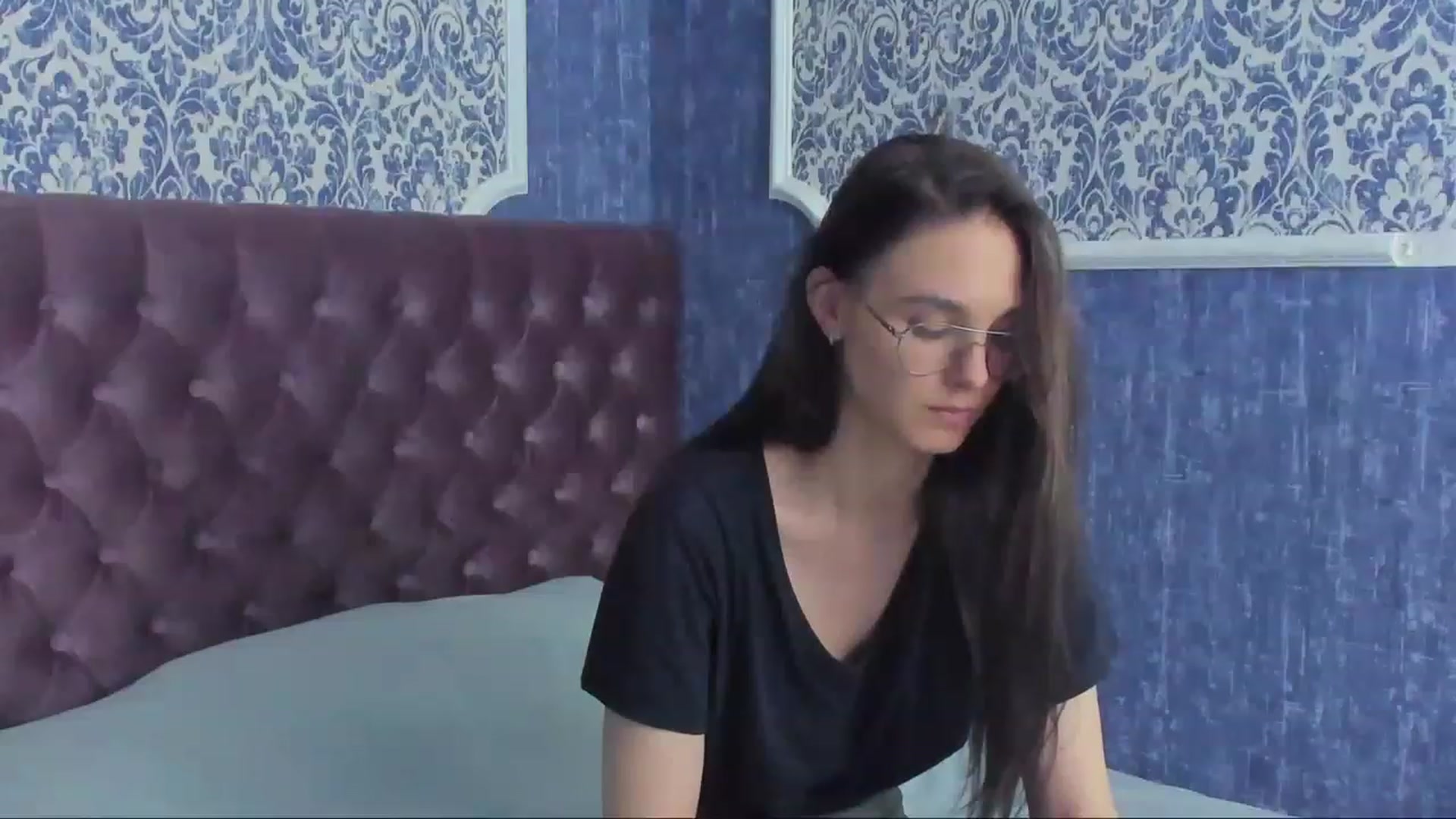 Gallery image thumbnail from JenifferLux's myfreecams stream on, 04/30/2023, 11:43 image 9 of 20
