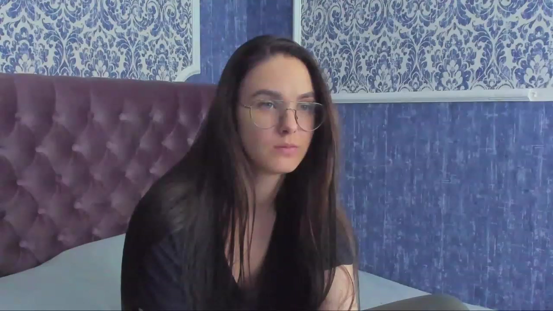 Gallery image thumbnail from JenifferLux's myfreecams stream on, 04/30/2023, 11:43 image 3 of 20