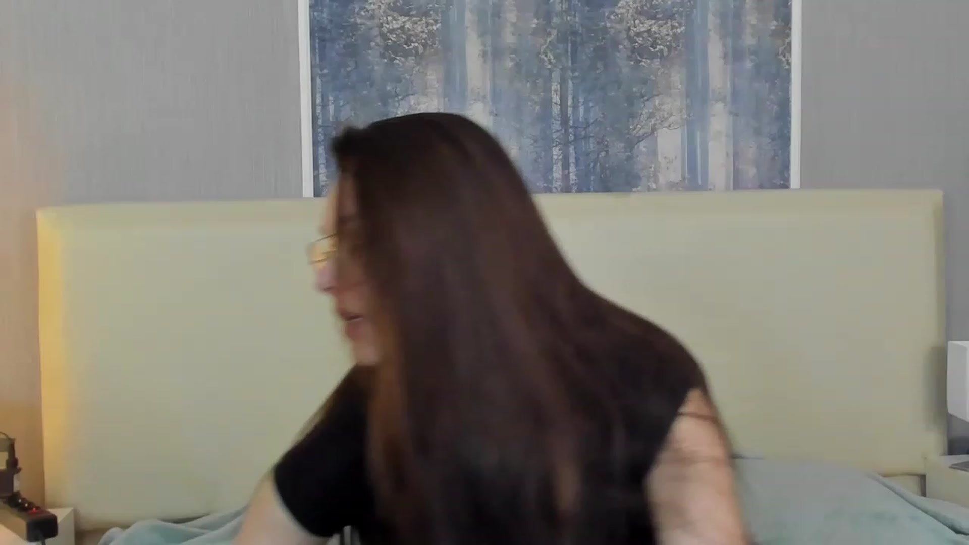 Gallery image thumbnail from JenifferLux's myfreecams stream on, 05/04/2023, 17:43 image 3 of 20