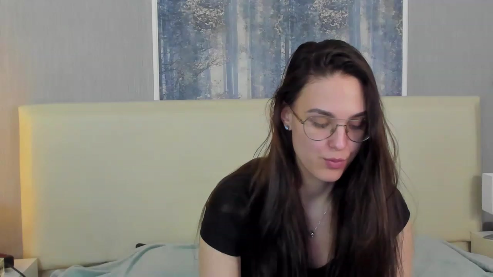 Gallery image thumbnail from JenifferLux's myfreecams stream on, 05/04/2023, 17:43 image 5 of 20