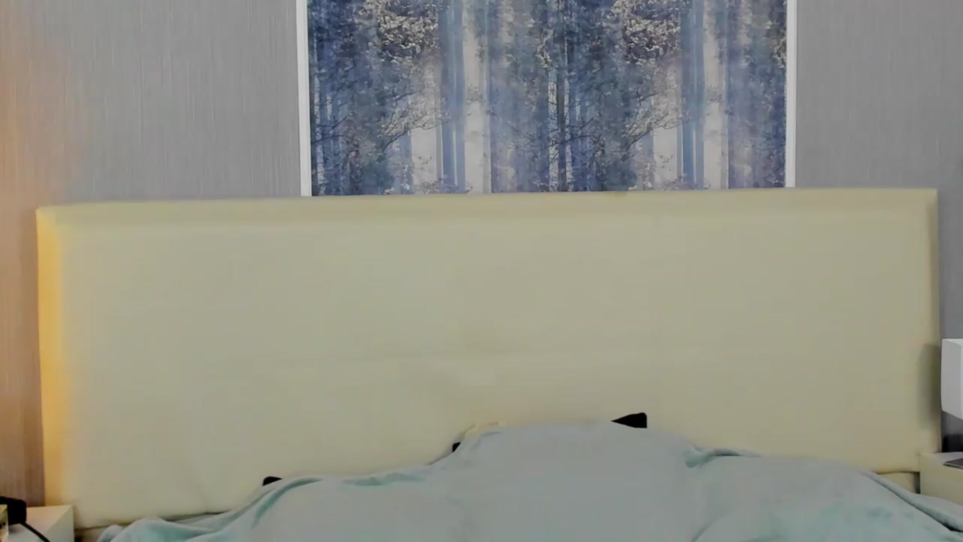 Gallery image thumbnail from JenifferLux's myfreecams stream on, 05/04/2023, 17:43 image 4 of 20