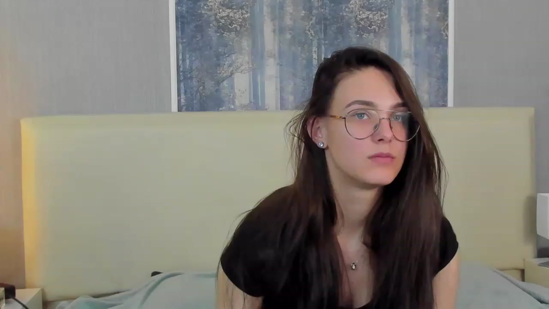 Gallery image thumbnail from JenifferLux's myfreecams stream on, 05/04/2023, 17:43 image 12 of 20