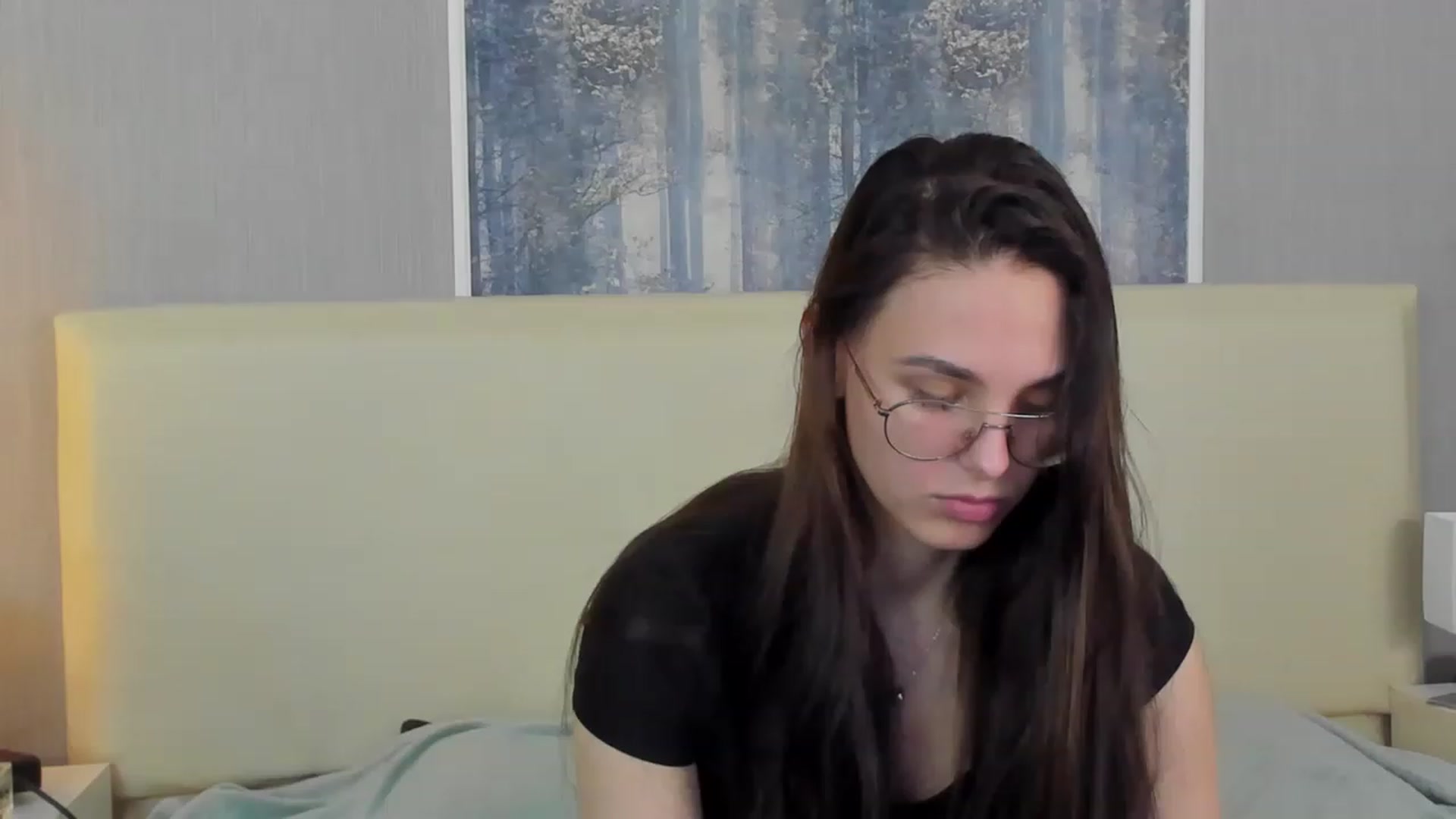 Gallery image thumbnail from JenifferLux's myfreecams stream on, 05/04/2023, 17:43 image 6 of 20
