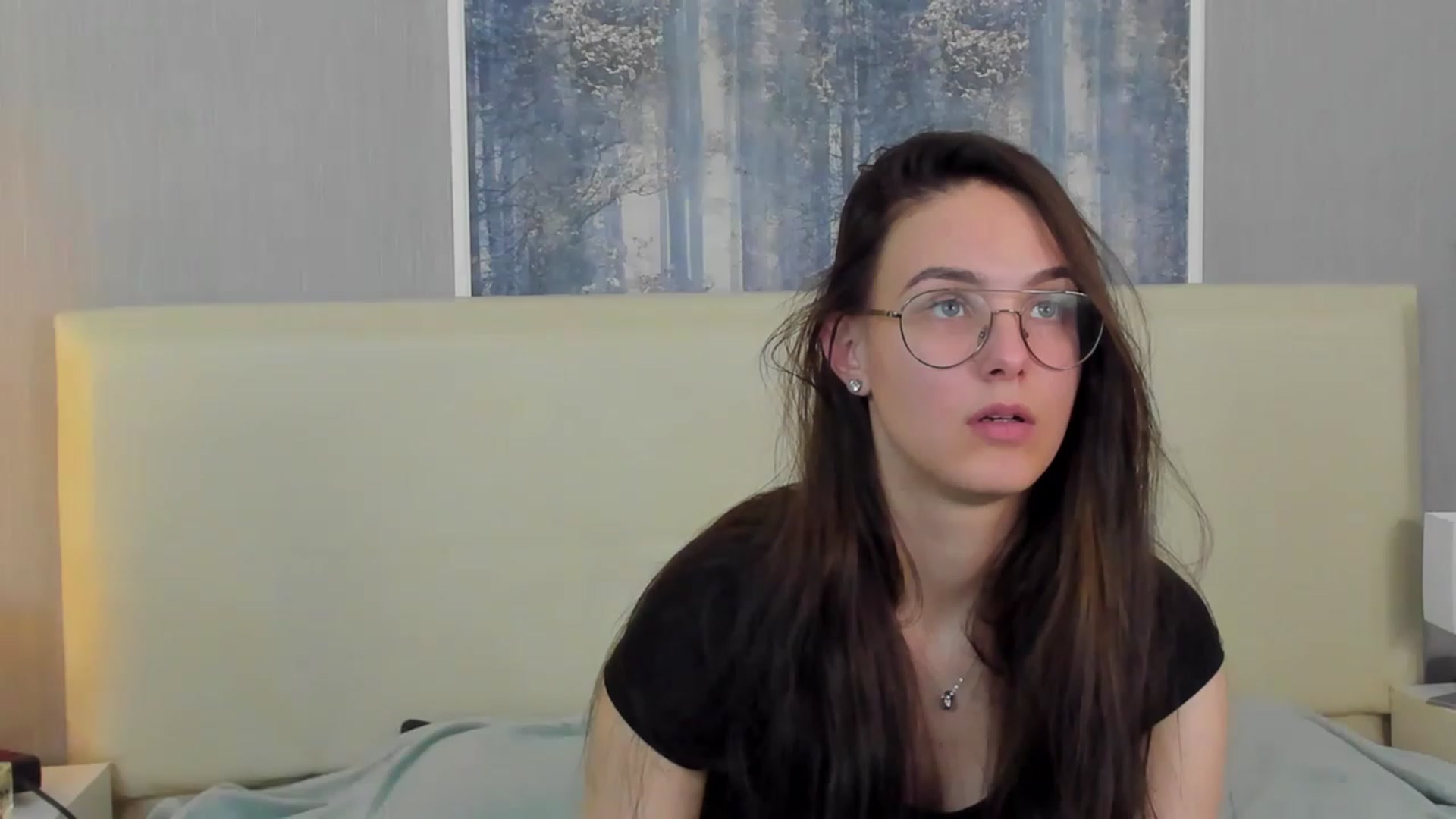 Gallery image thumbnail from JenifferLux's myfreecams stream on, 05/04/2023, 17:43 image 14 of 20