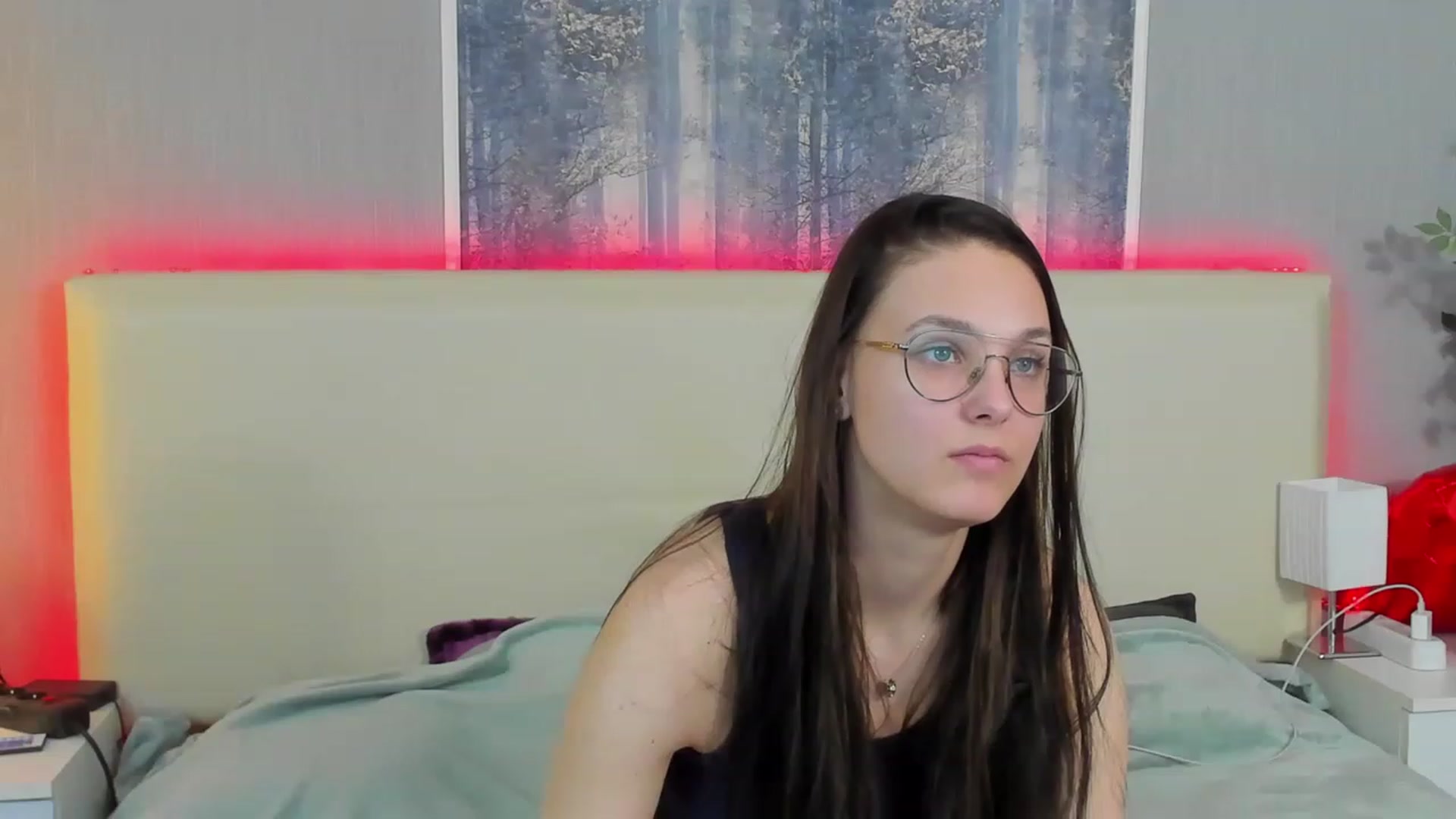 Gallery image thumbnail from JenifferLux's myfreecams stream on, 05/14/2023, 17:23 image 18 of 20