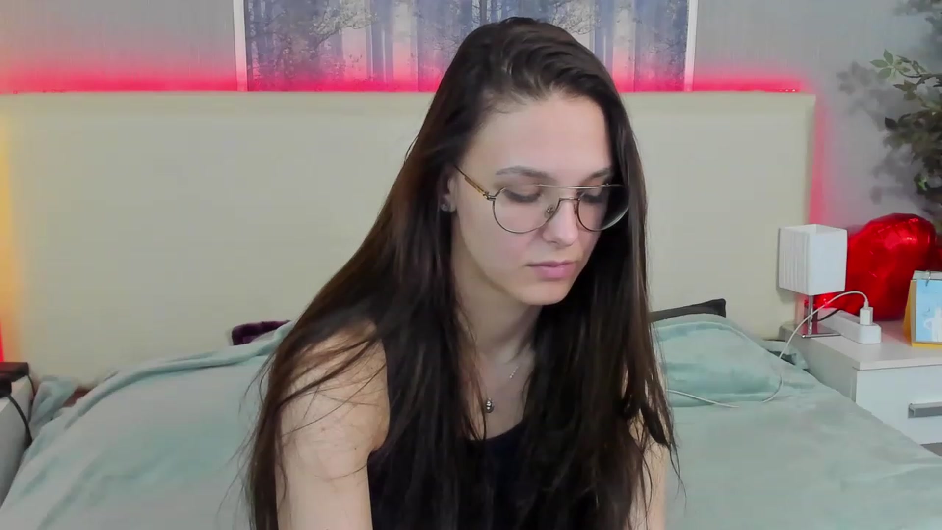 Gallery image thumbnail from JenifferLux's myfreecams stream on, 05/14/2023, 17:23 image 4 of 20