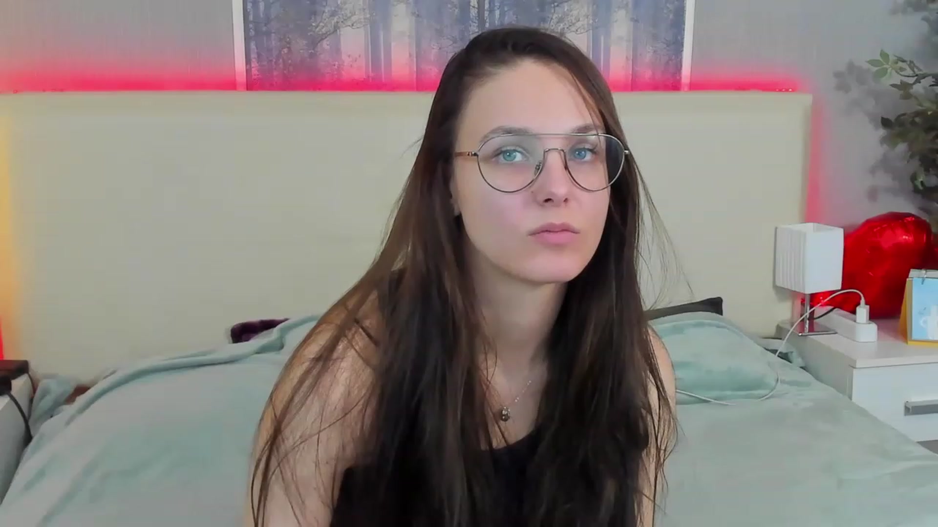 Gallery image thumbnail from JenifferLux's myfreecams stream on, 05/14/2023, 17:23 image 8 of 20
