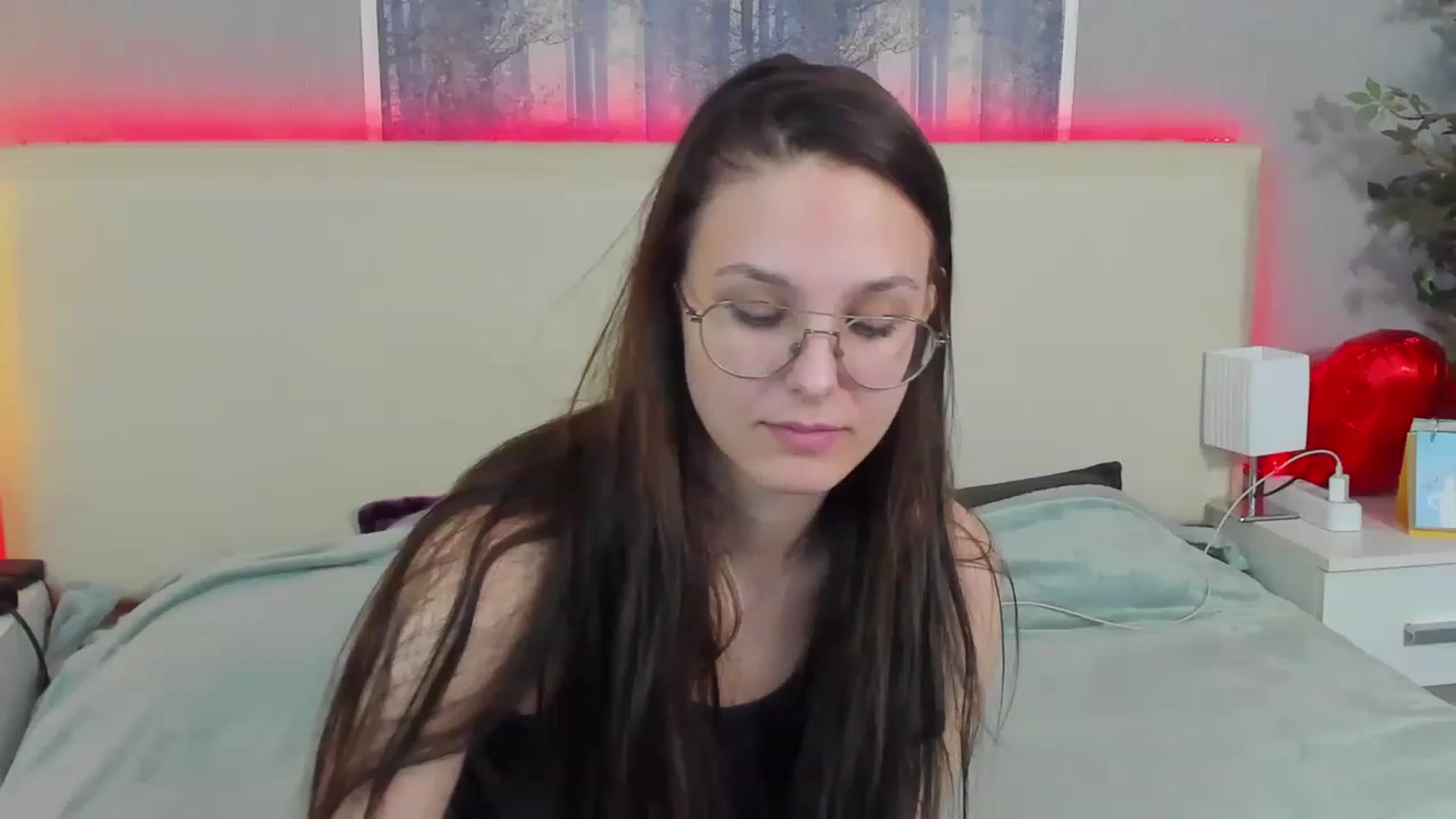 Gallery image thumbnail from JenifferLux's myfreecams stream on, 05/14/2023, 17:23 image 11 of 20