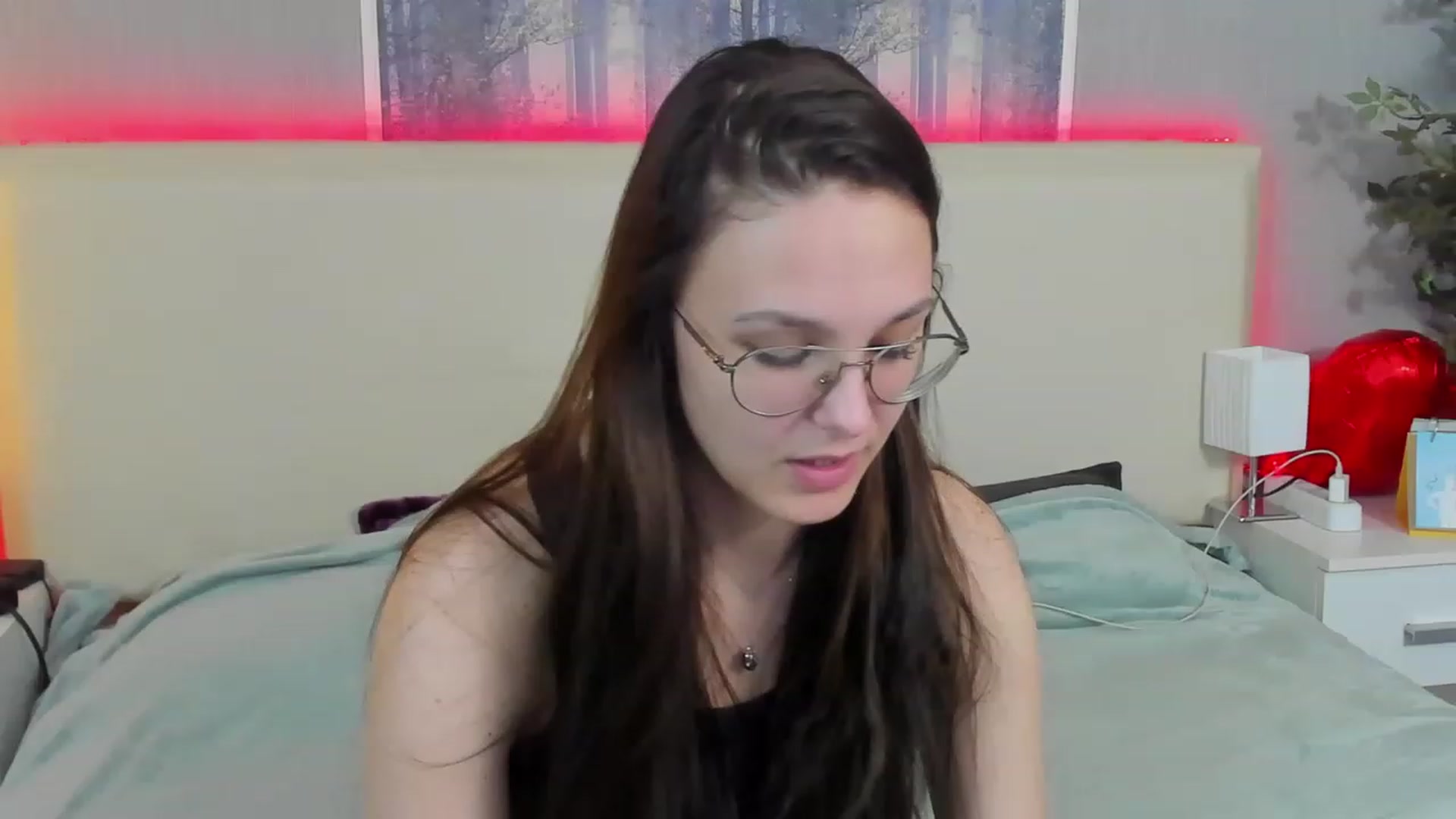 Gallery image thumbnail from JenifferLux's myfreecams stream on, 05/14/2023, 17:23 image 6 of 20